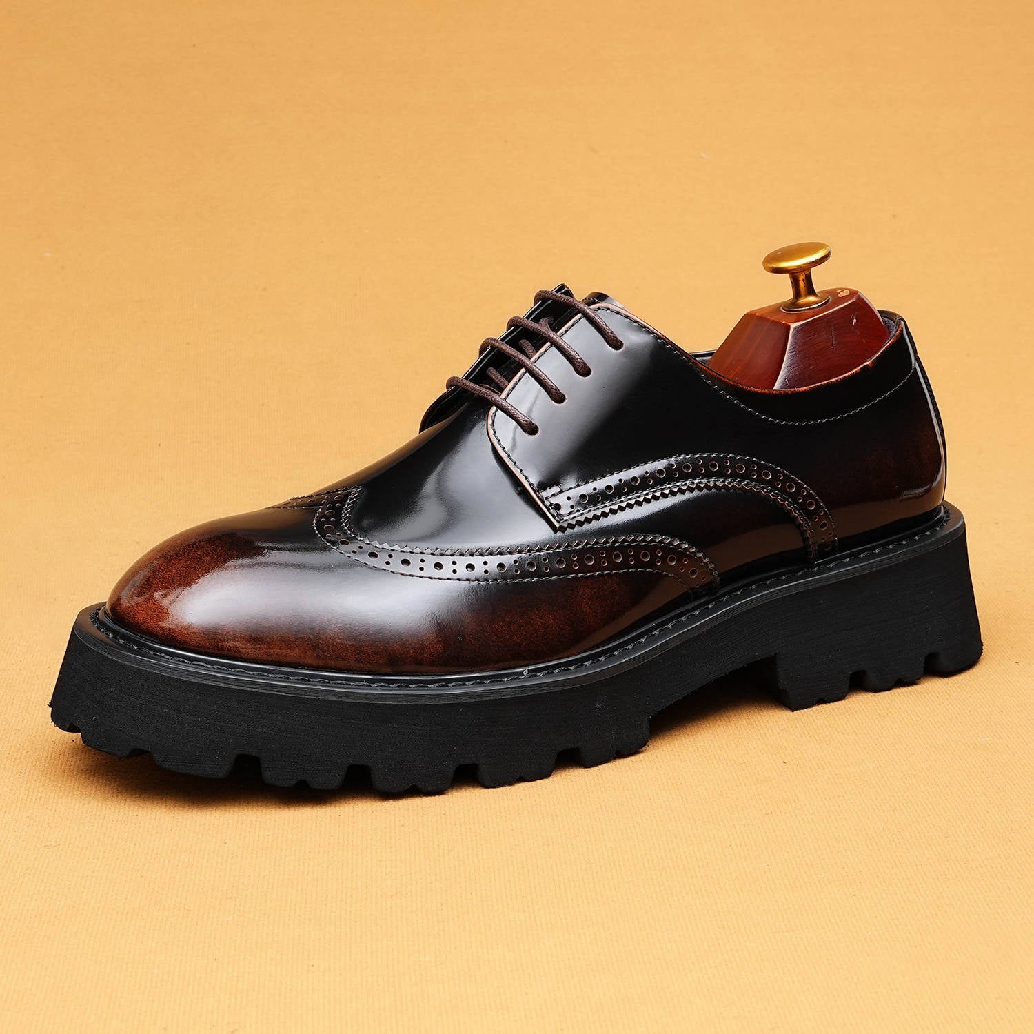 2026 New Men’s Patent Leather Brogue Derby Shoes 23733