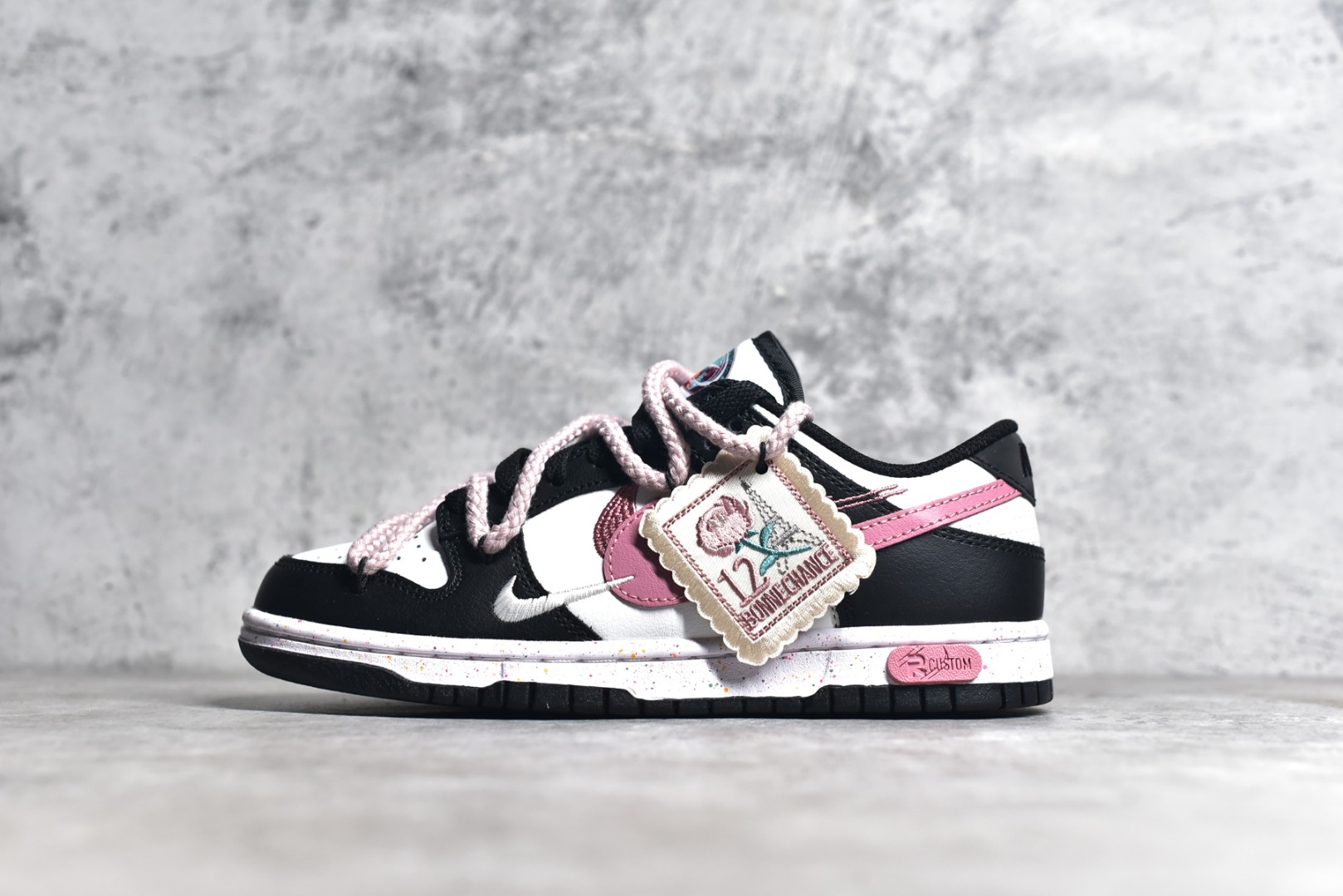 DUNK LOW MULTI-COLOR SWOOSH FD4623-131