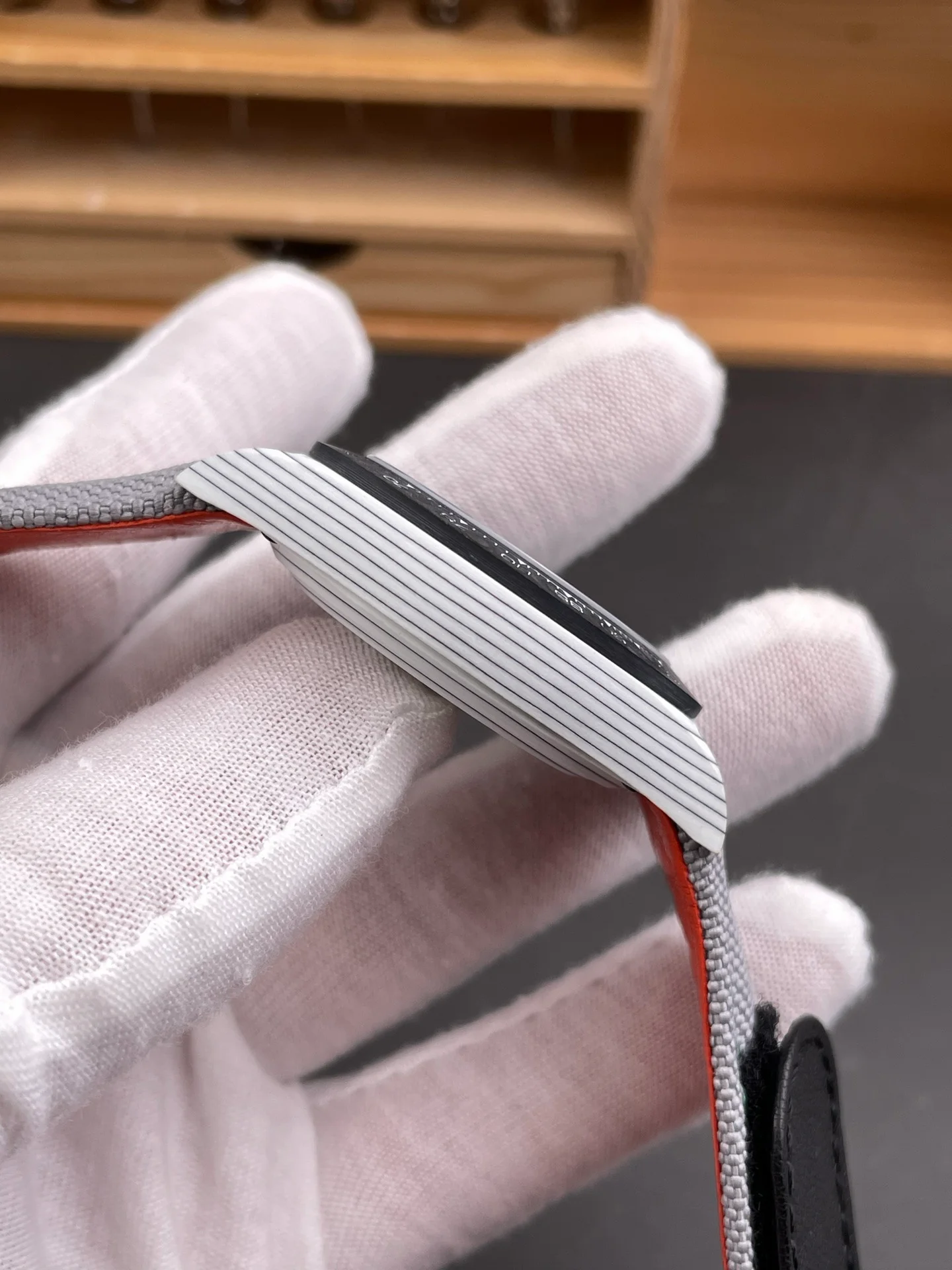 Carbon Daytona White Carbon Case
