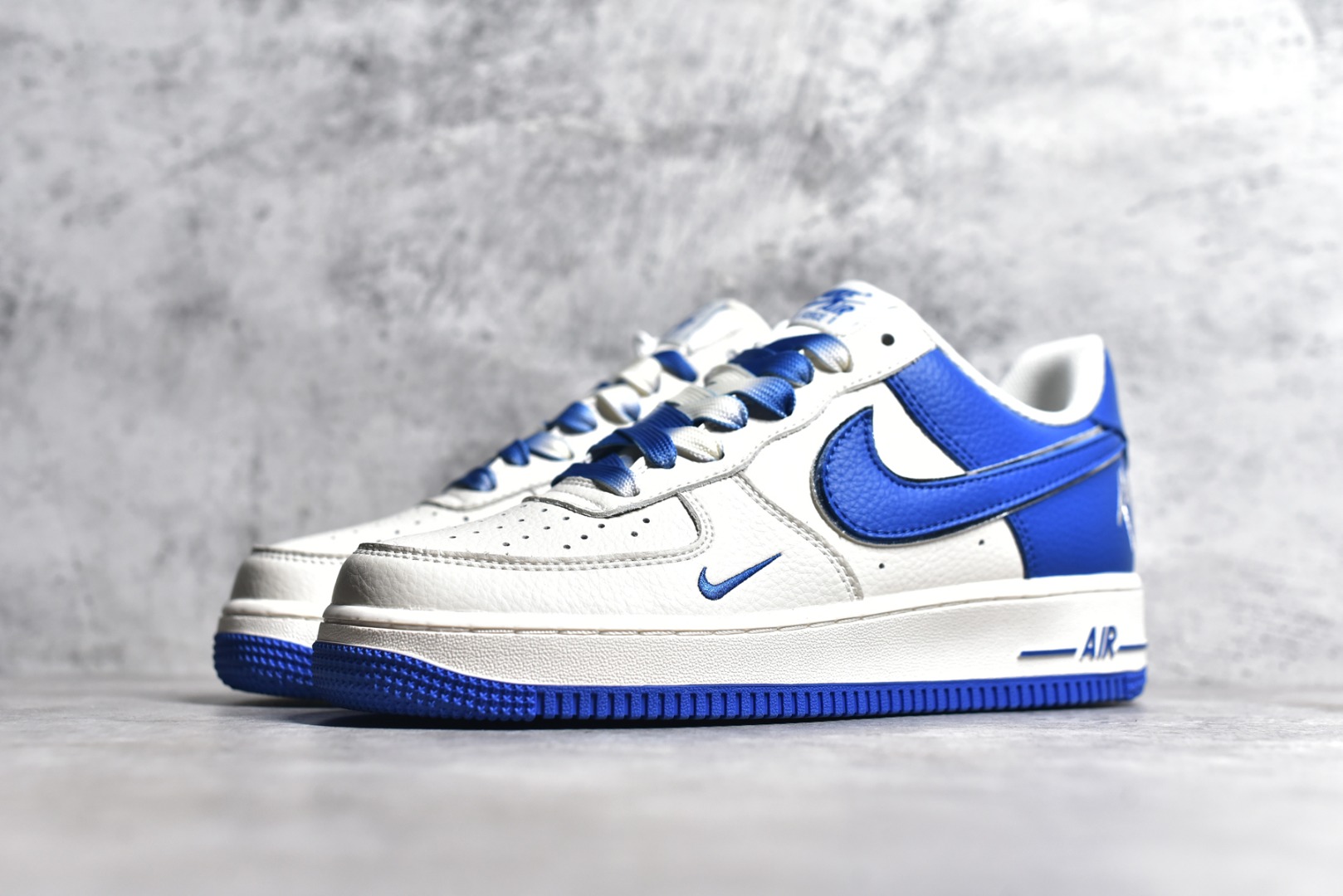 AIR FORCE 1 '07 LOW IO5636-666