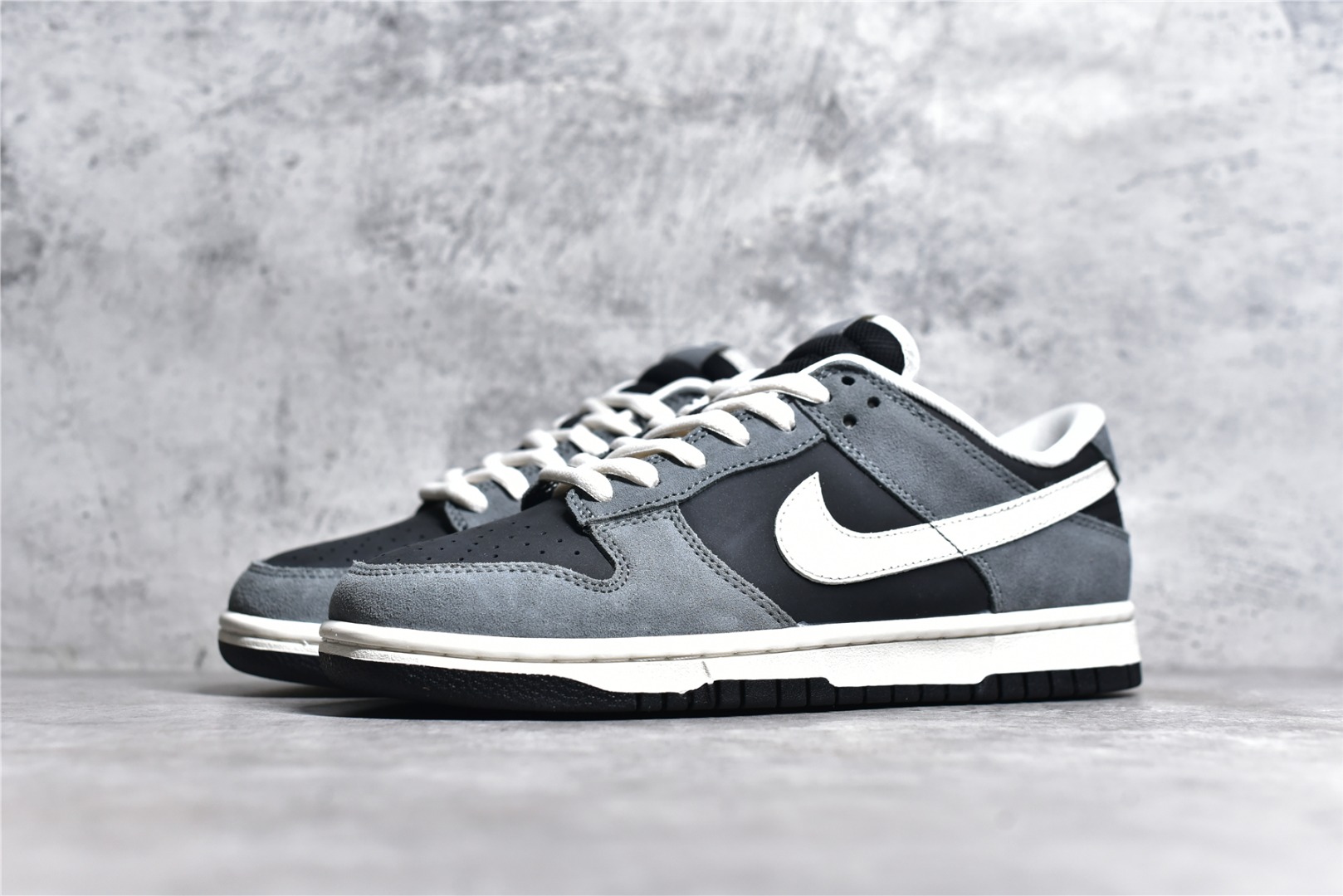 GS DUNK LOW BLACK STEALTH 304714-004