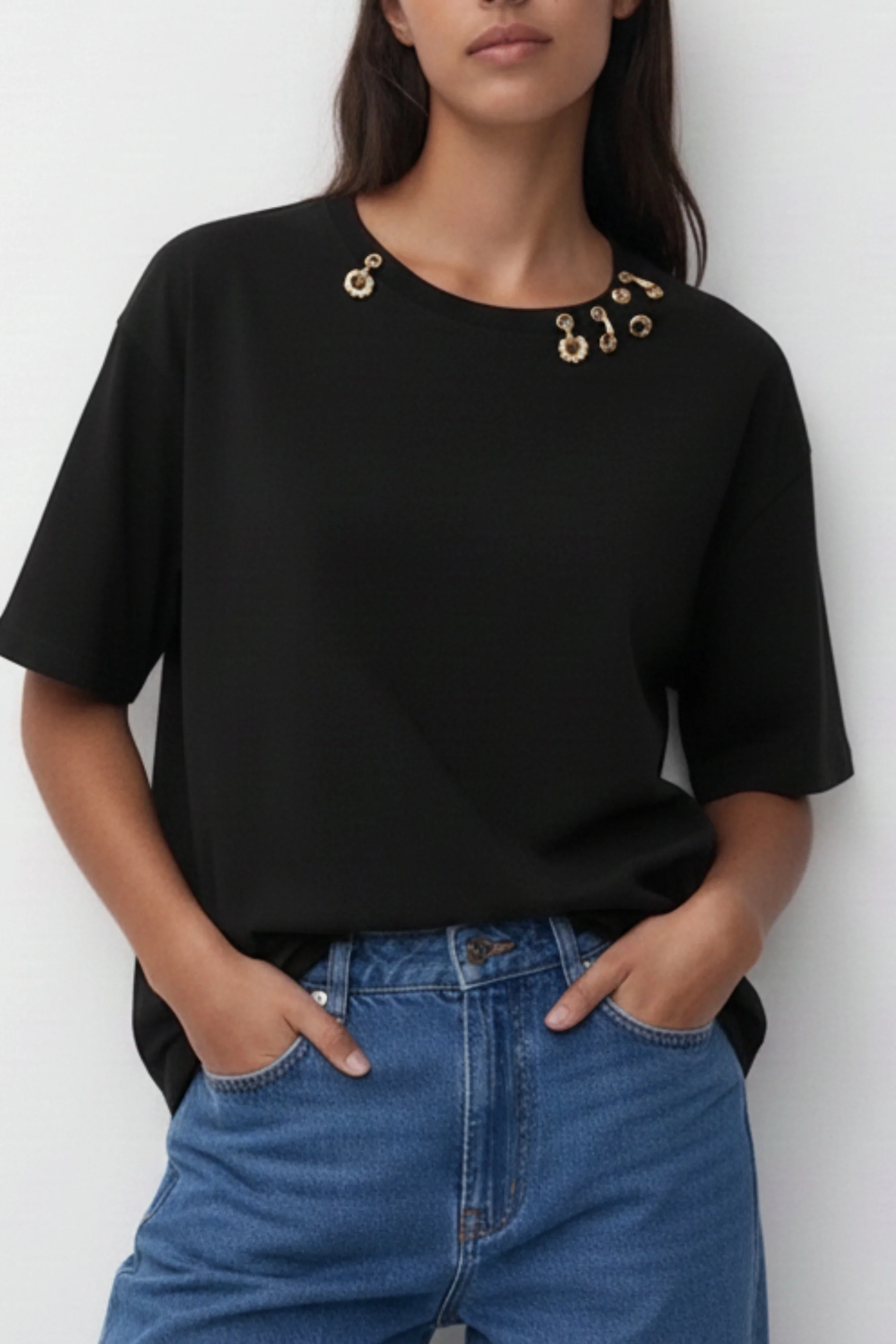 Black Gold Link Neck Detail T-Shirt