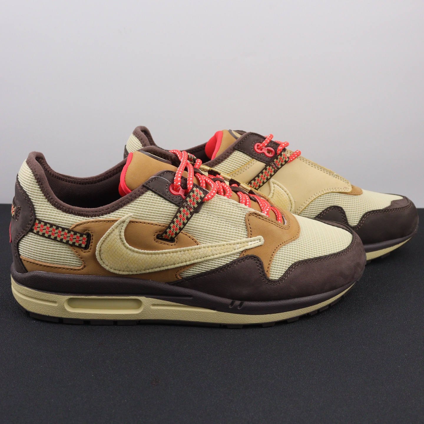 TRAVIS SCOTT X NIKE AIR MAX 1 “BAROQUEBROWN” DO9392-200