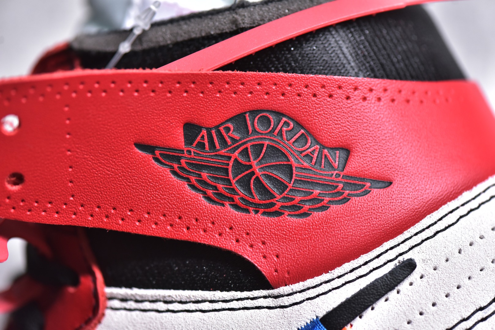 LJR-JORDAN 1 RETRO HIGH OFF-WHITE CHICAGO AA3834-101