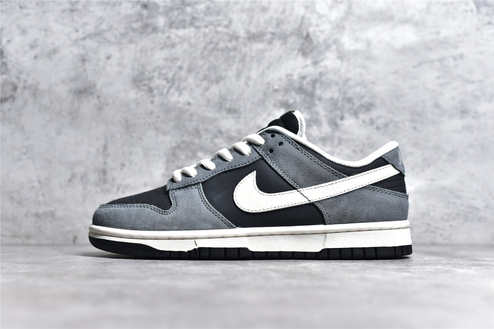 GS DUNK LOW BLACK STEALTH 304714-004