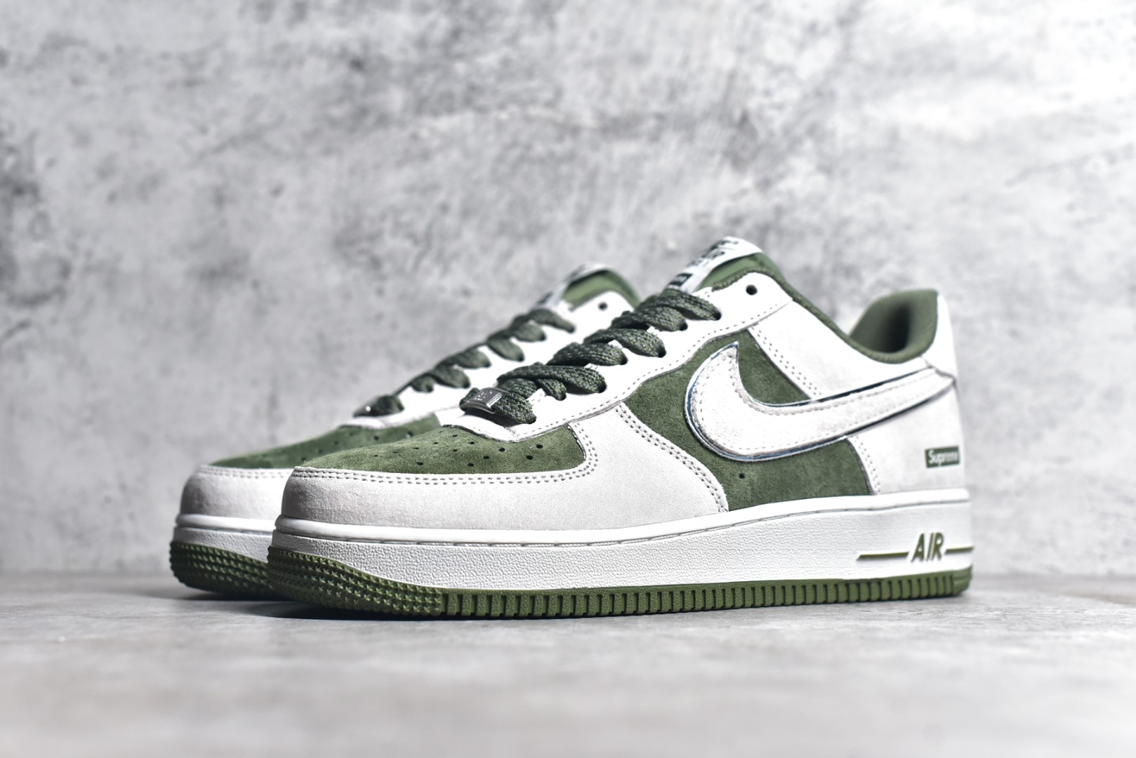 SUPREME X AIR FORCE 1 LOW 07  ME2392-106