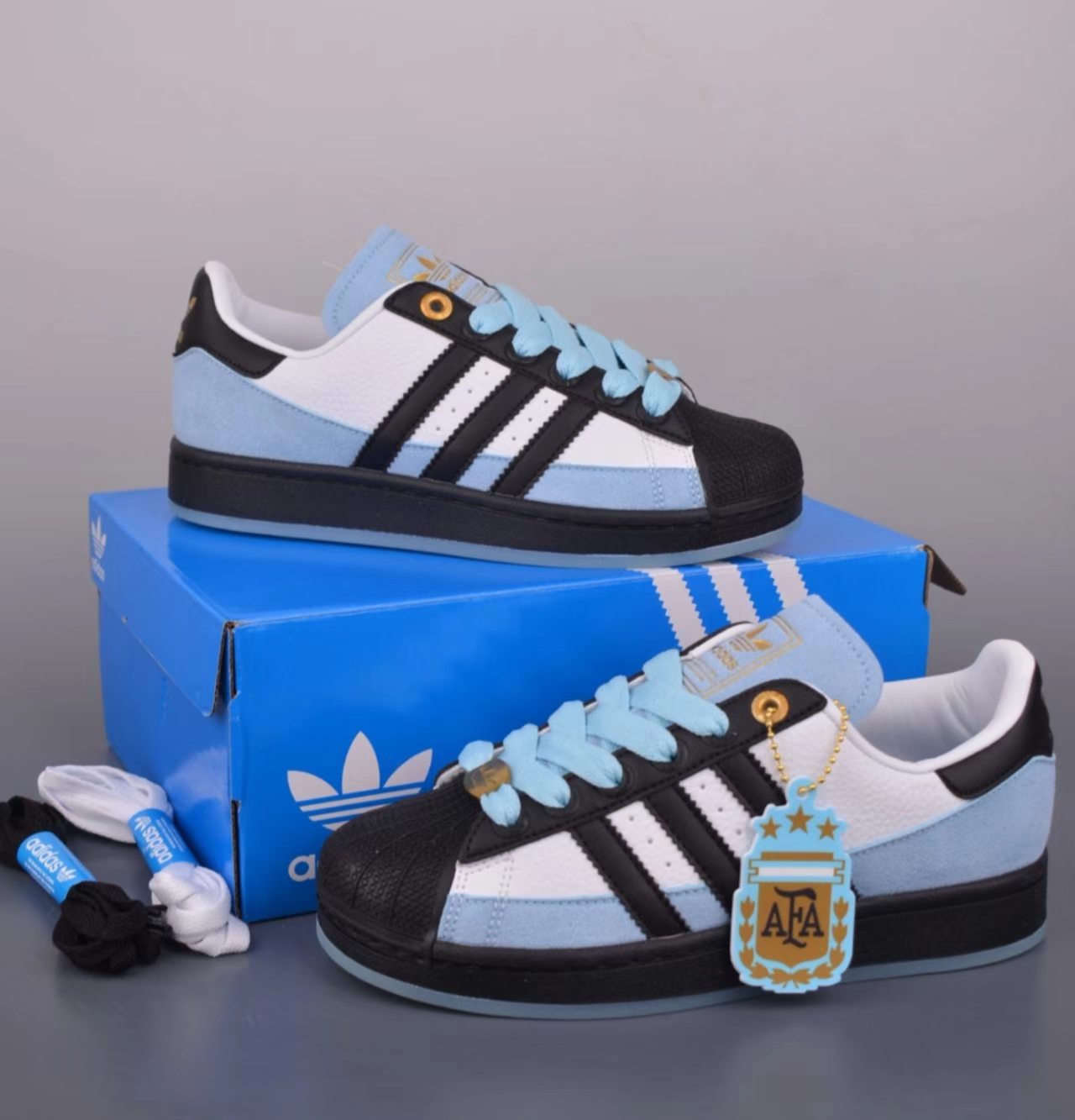 adidas Originals Superstar XLG 