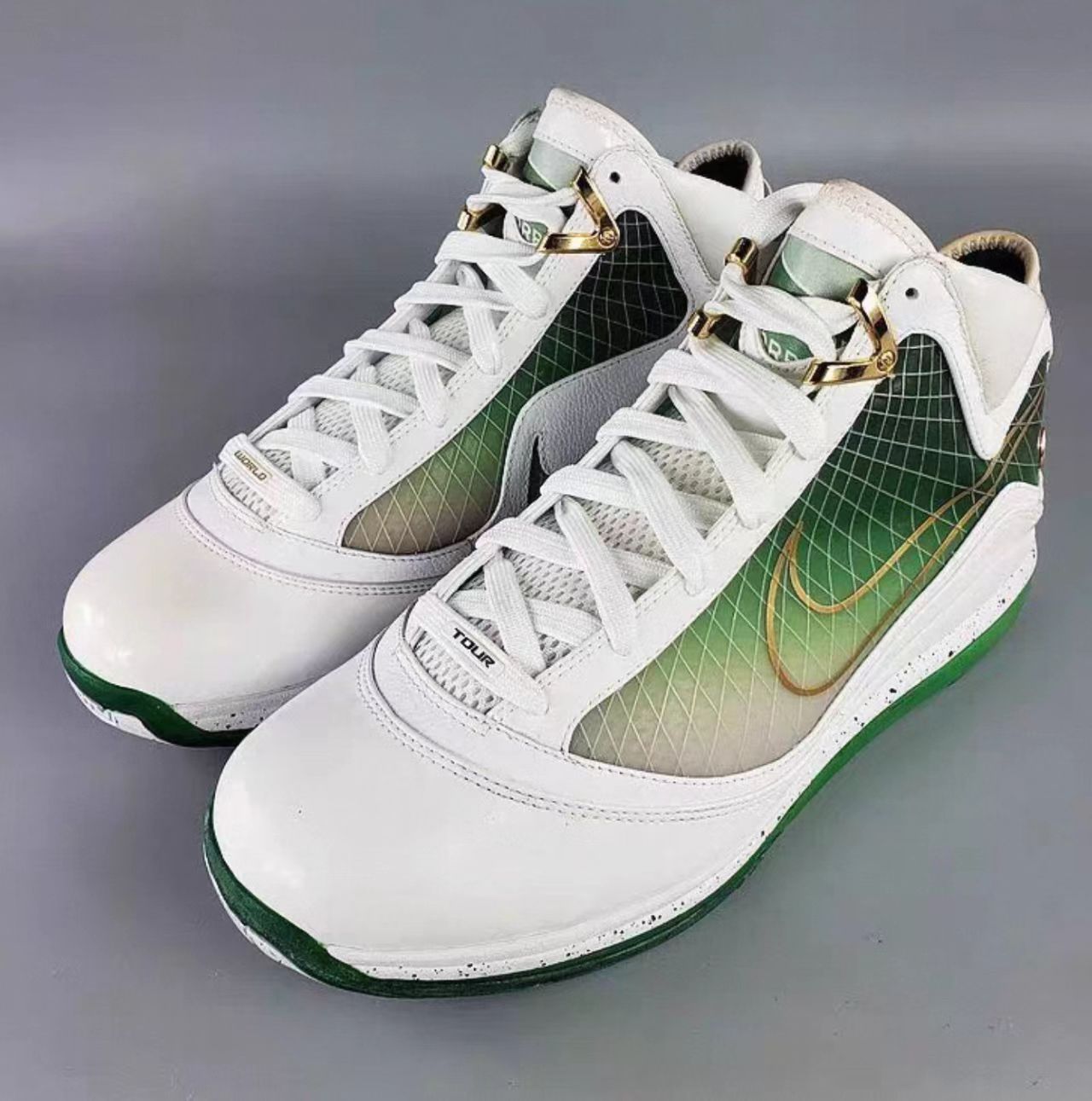 Nike LeBron 7 World Tour