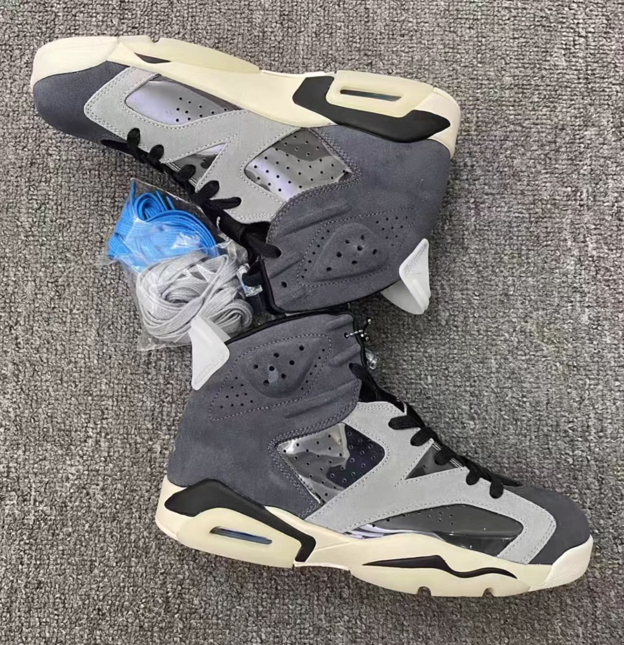 Air Jordan 6 Retro "Smoke Grey"