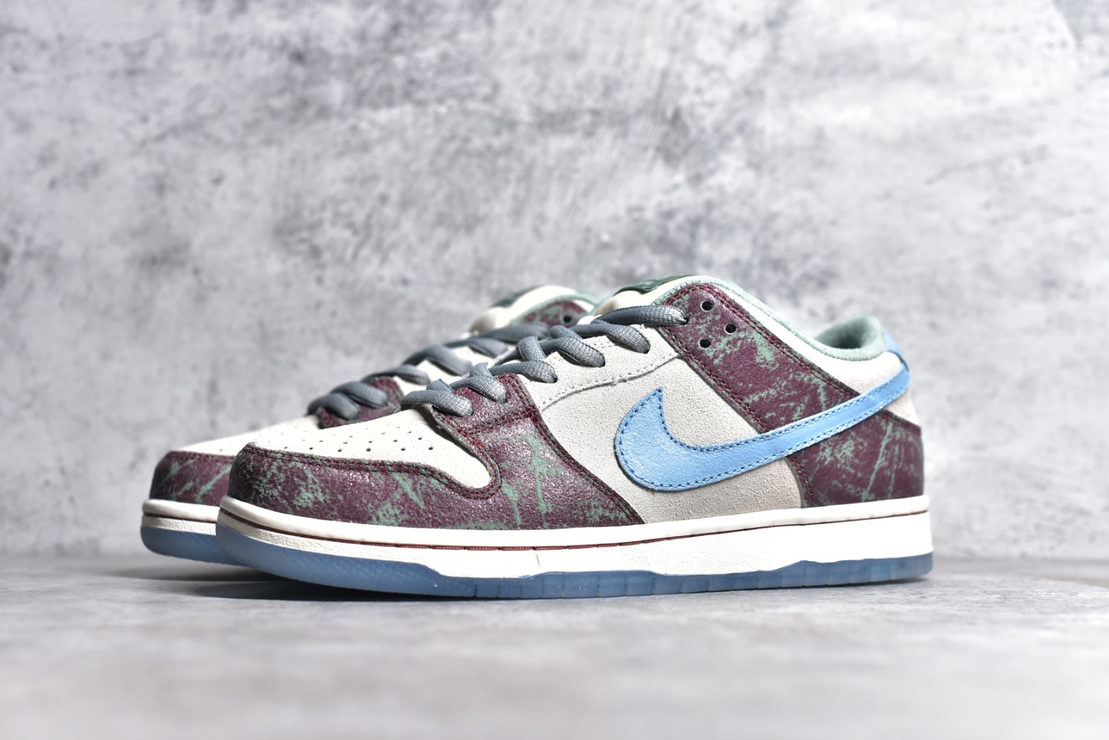 NIKE SB DUNK LOW CRENSHAW SKATE CLUB FN4193-100