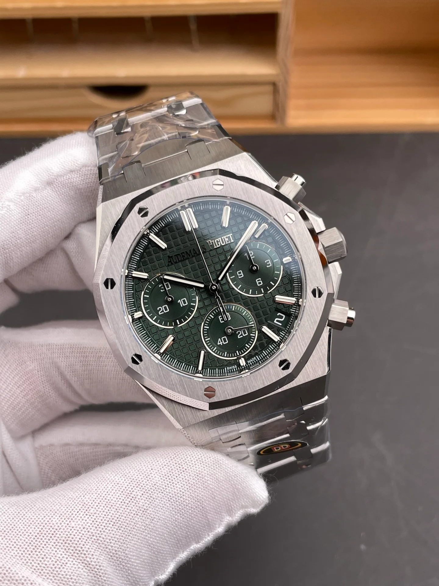Royal Oak 26240 Green Dial