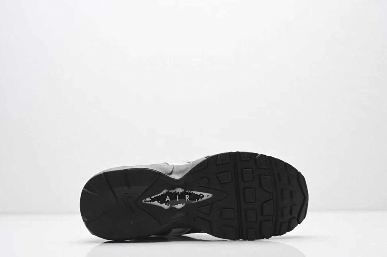 Supreme x Nike Air Max 96 "Camo"