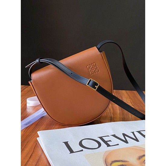 Calfskin Bag Size�?9.5*8.5*16.5cm
