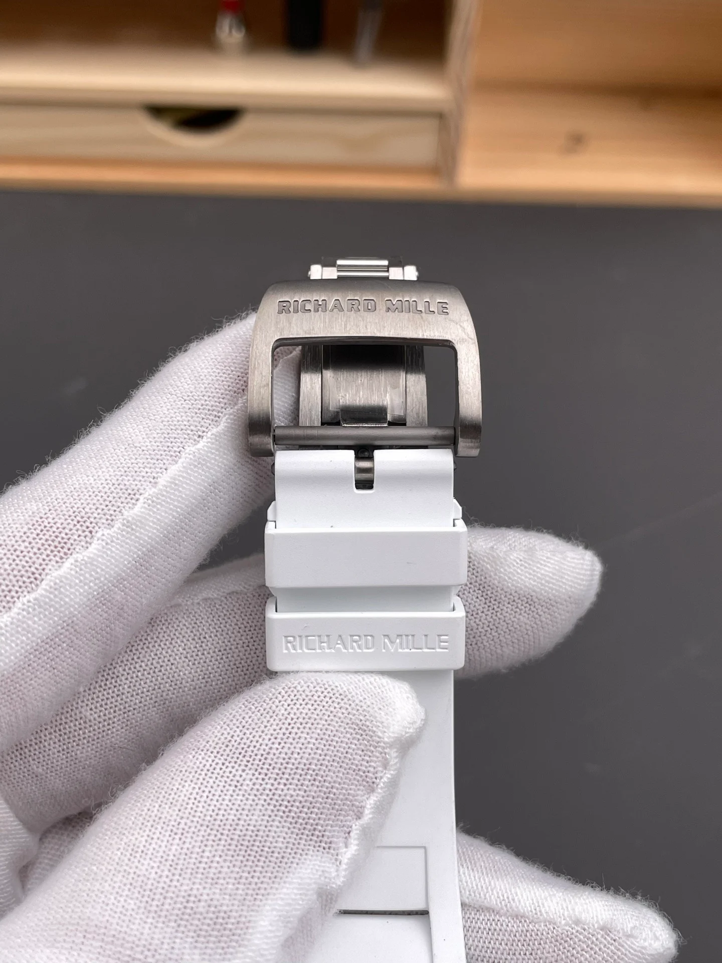 RM055 White Ceramic