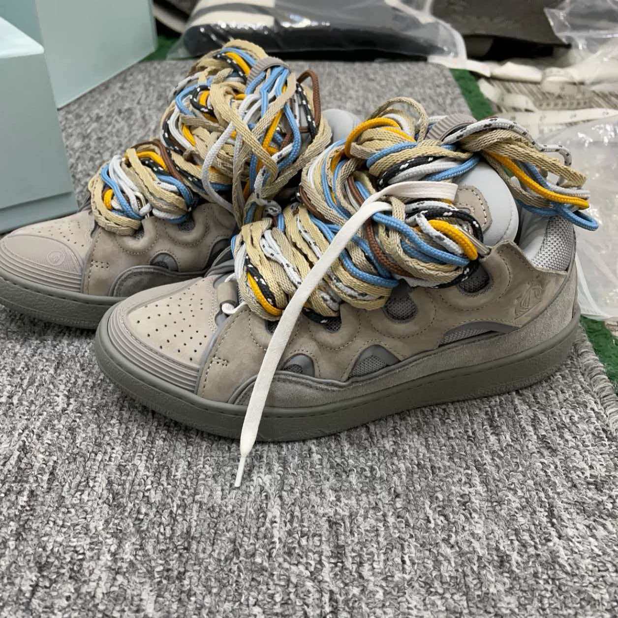 Lanvin Curb