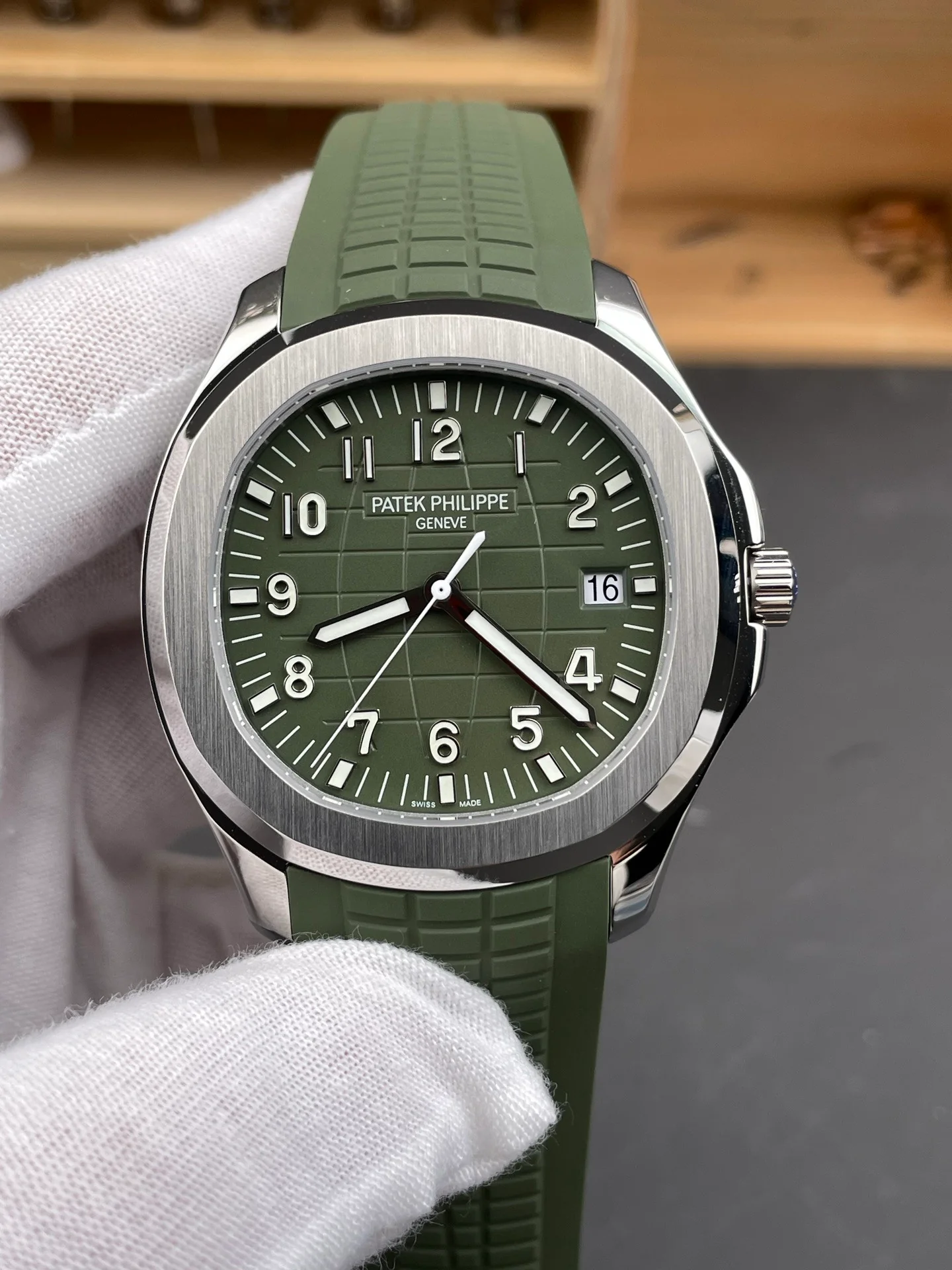 Patek Aquanaut 5168G Avocado Green V4 Version