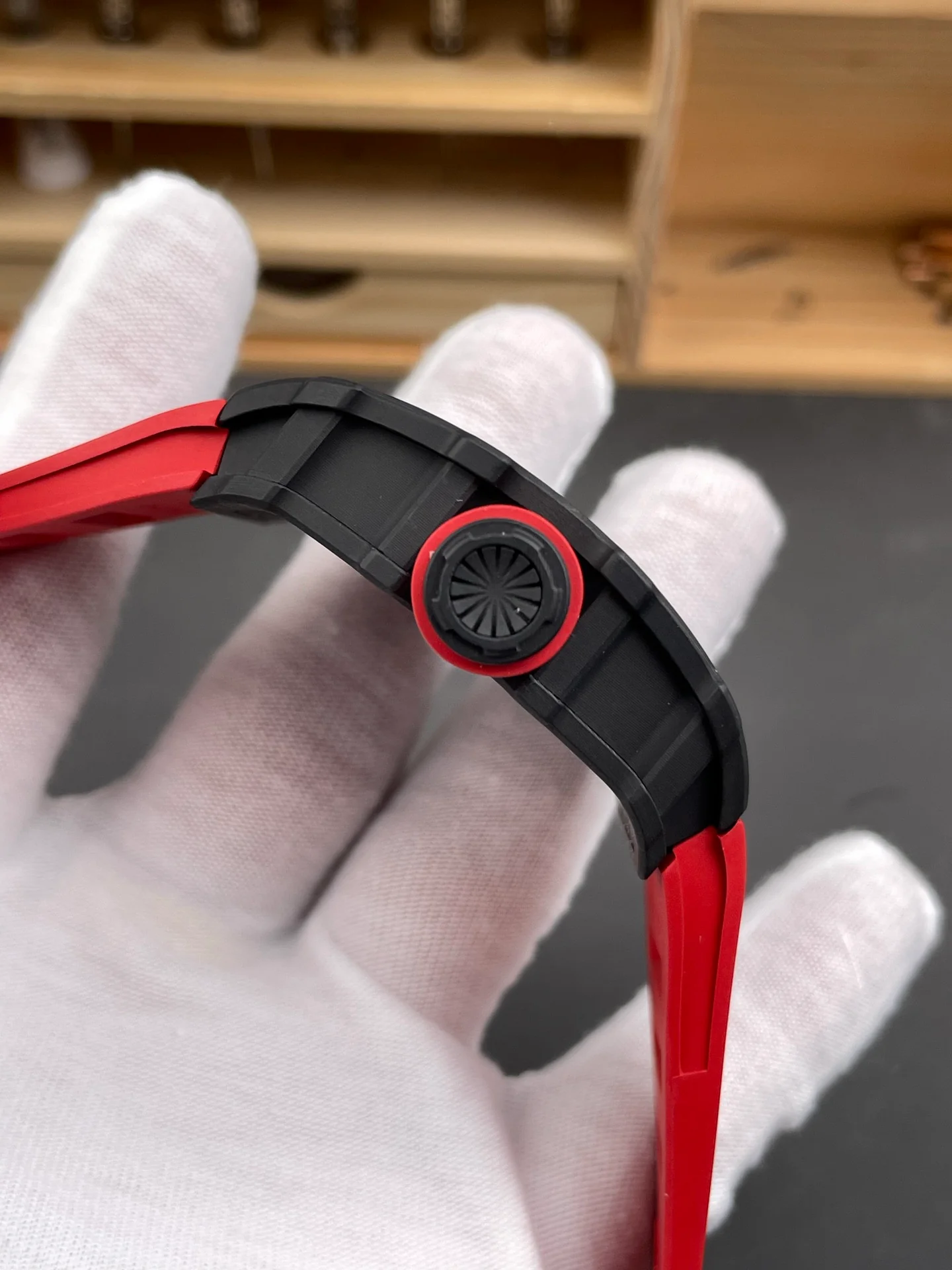 RM35-02 Carbon Fiber Red Bezel