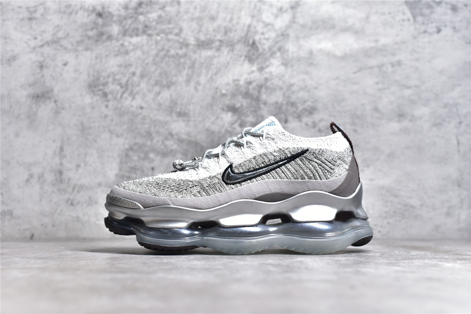 KO AIR MAX SCORPION FLYKNIT TAN SILVER (WOMEN'S) FD4612-001