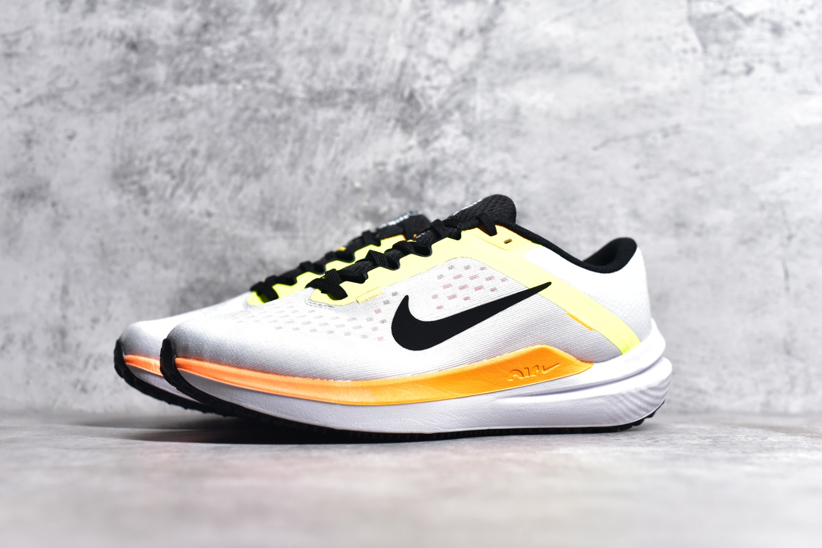 NIKE AIR ZOOM WINFLO 10 DV4022-101