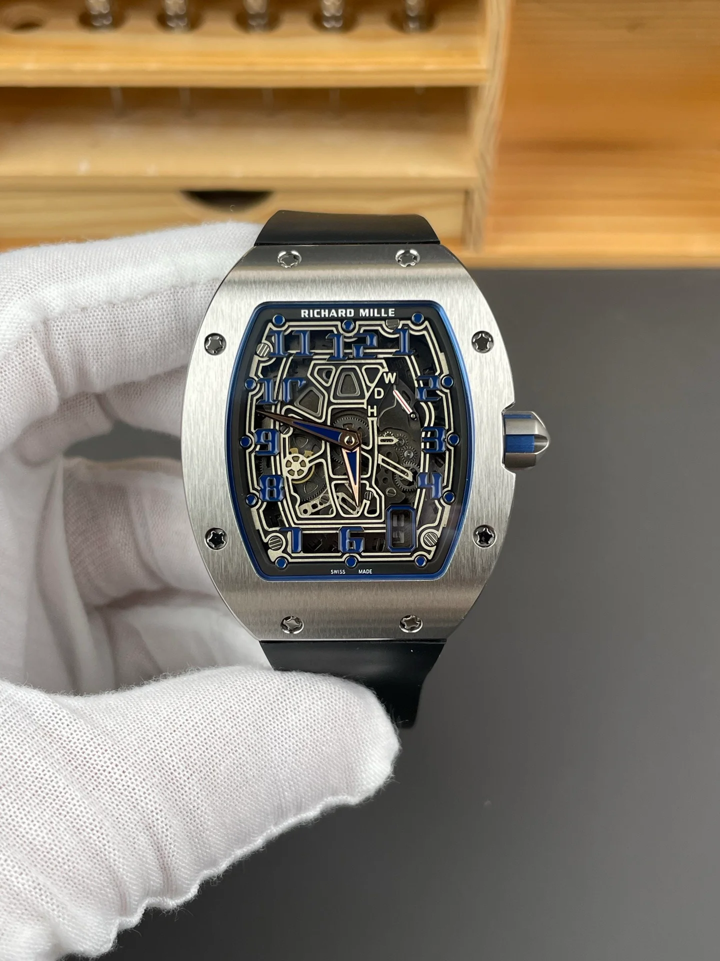 RM67-01 Titanium Case Blue Markers