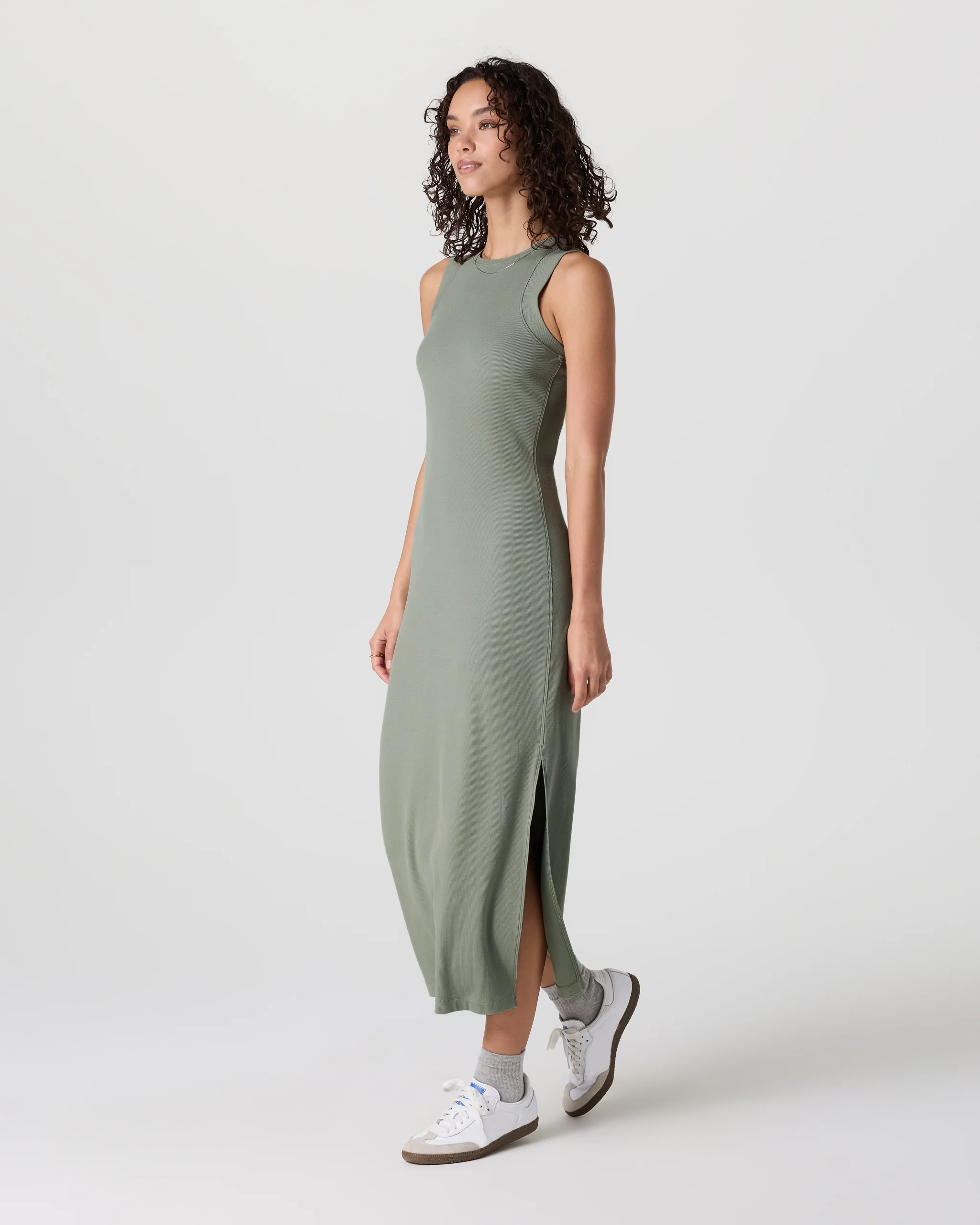 Pose Modern Dress