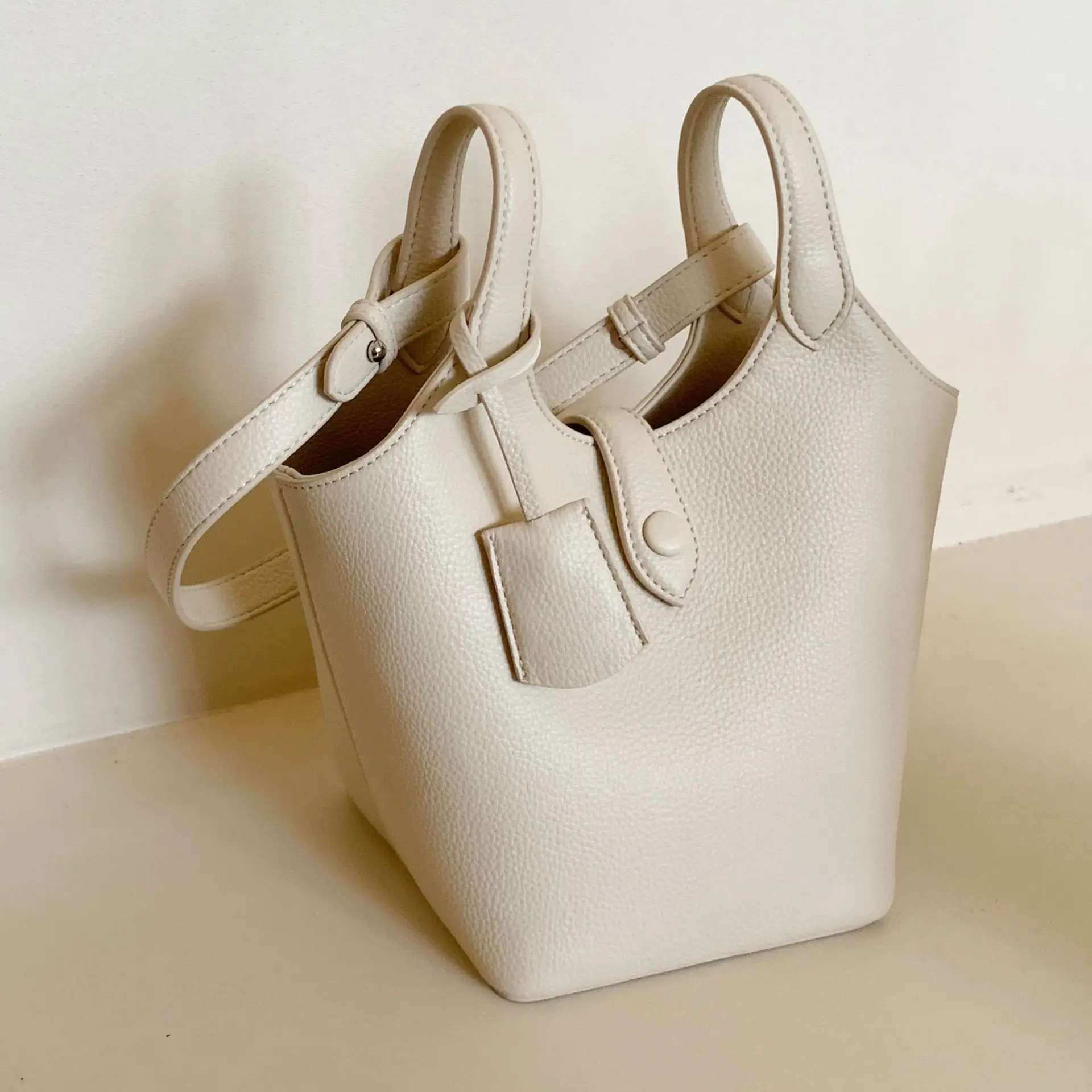 Lyra Bucket Tote