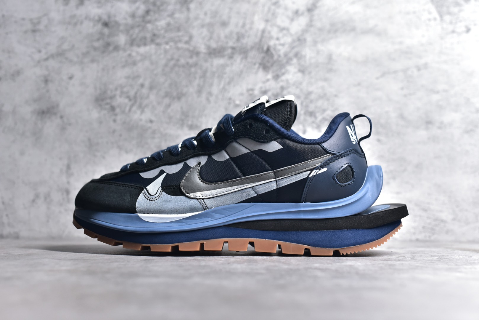 SACAI X NIKE VAPORWAFFLE 3.0 DD1875-700