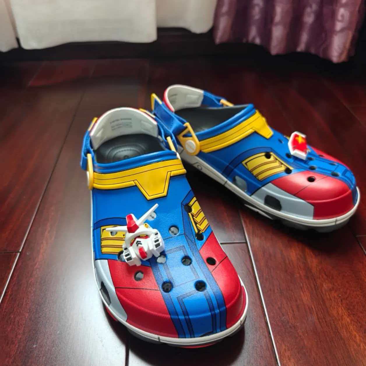 Crocs × Gundam