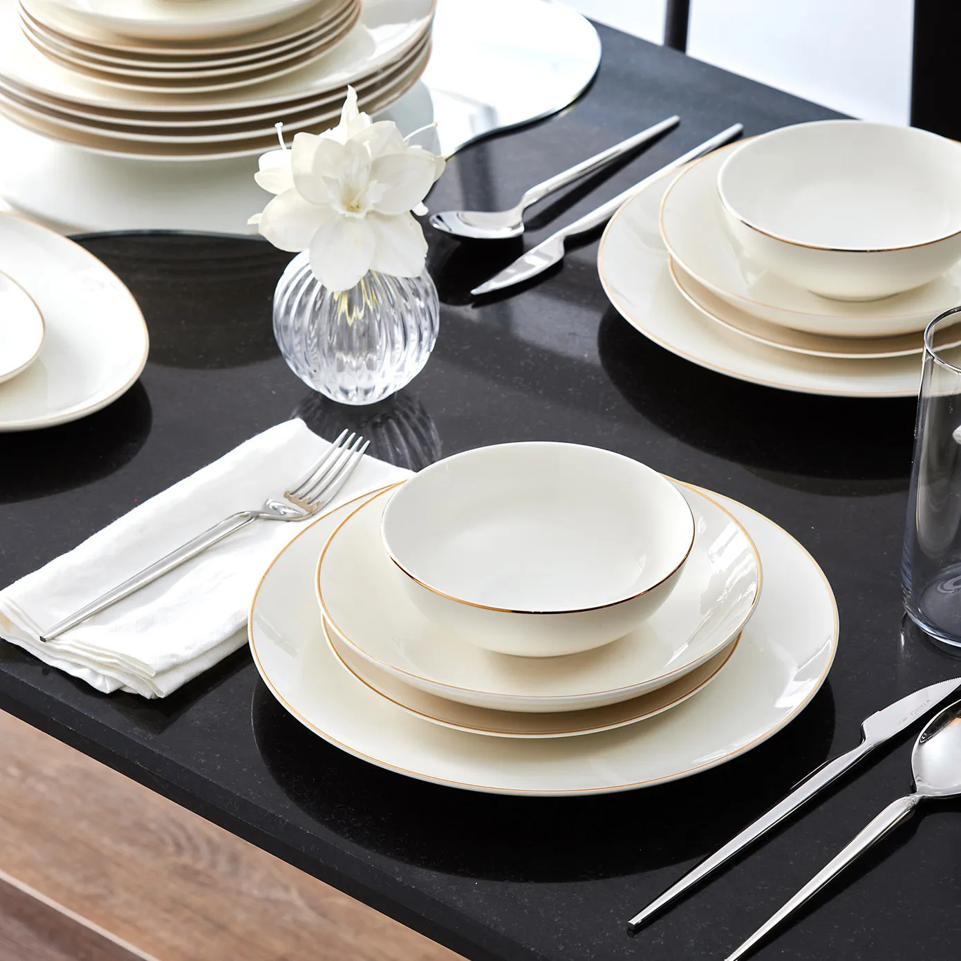 Service de table Karaca Esbelto pour 12 personnes, 56 pièces, New Generation Bone, or