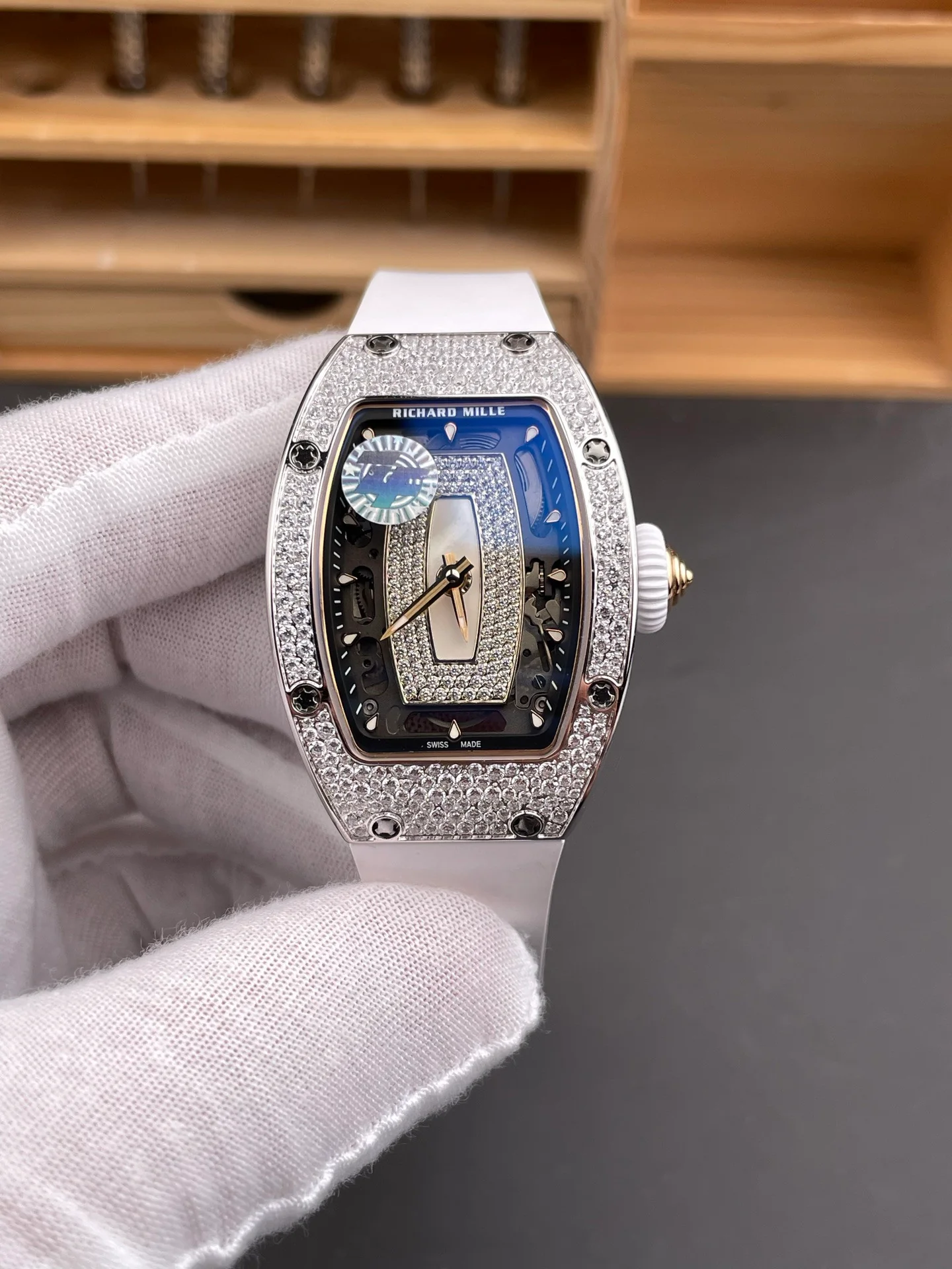 RM07-01 Snowflake Diamond Mother-of-Pearl Dial Red Lips