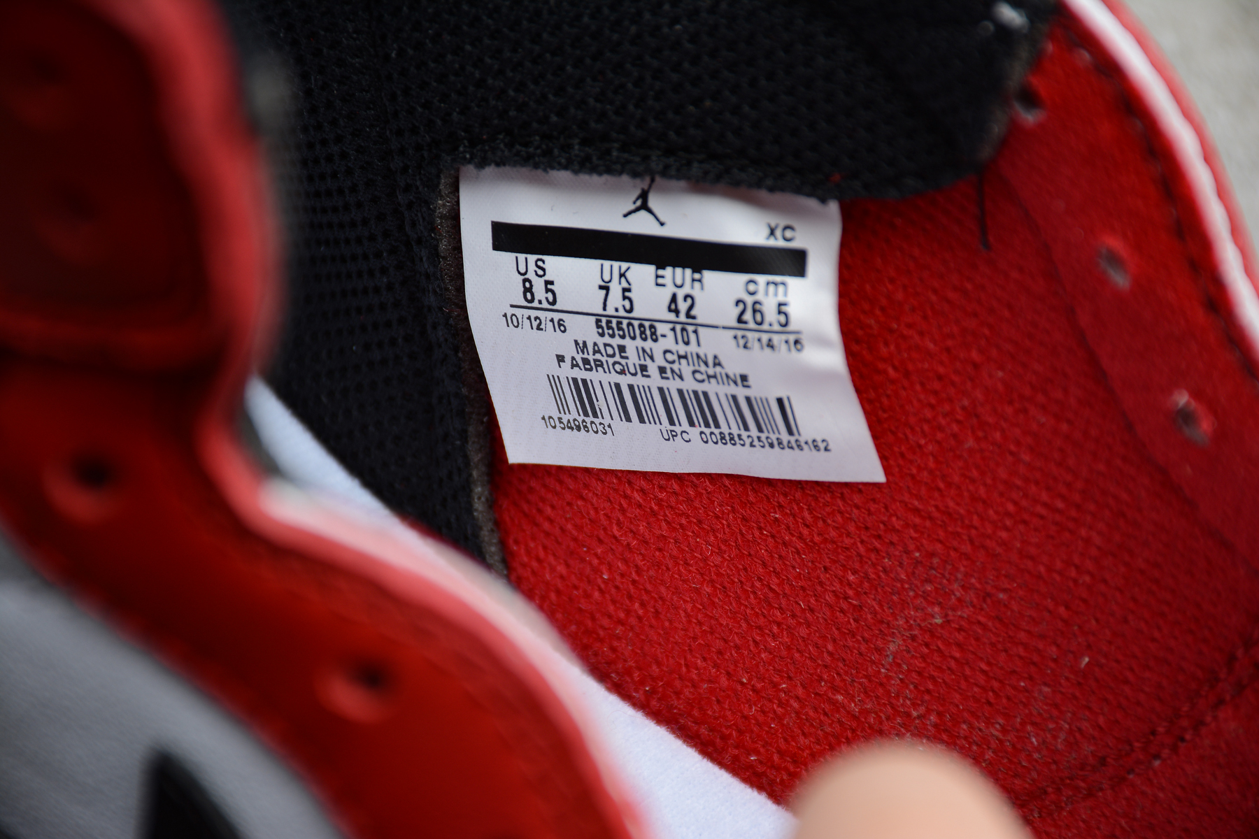 Air Jordan 1 Retro Hi OG Chicago 555088-101