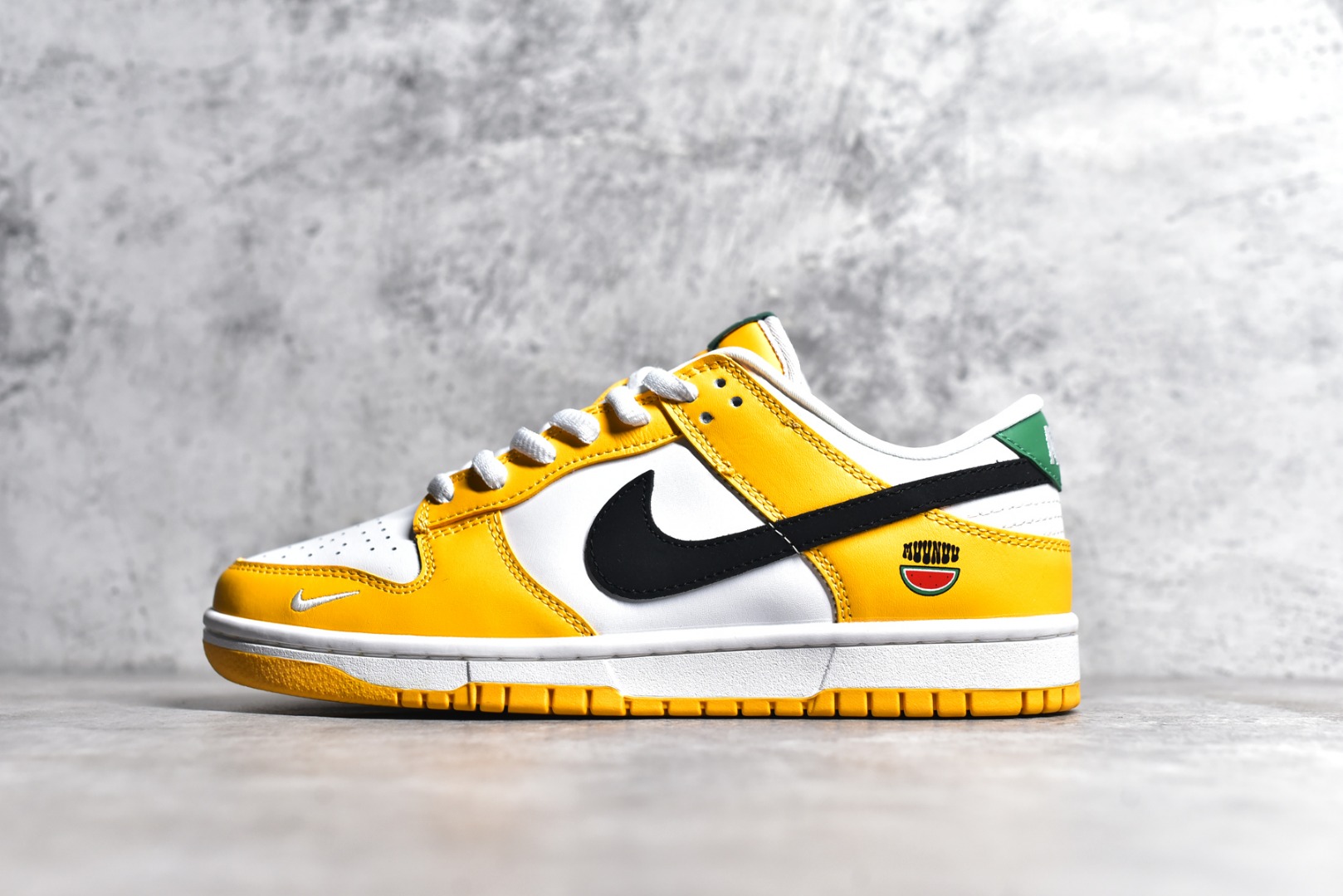 SB DUNK LOW X PRADA DD1391-119