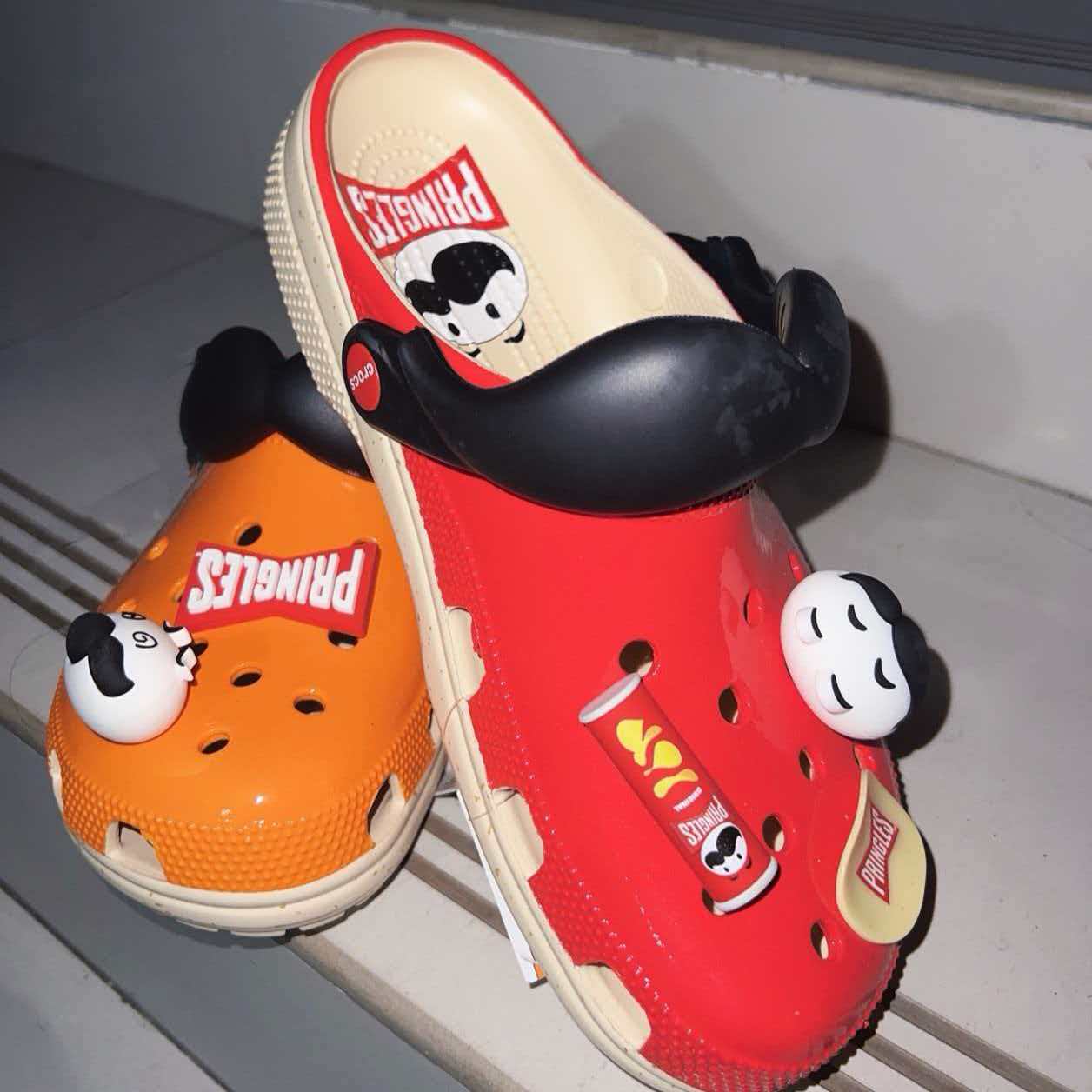 Crocs x Peanuts Snoopy Classic Clog