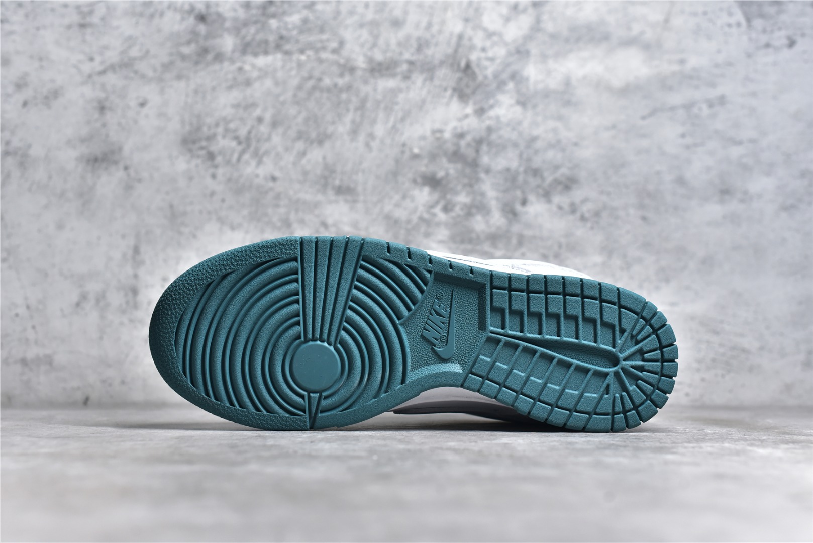 NIKE DUNK LOW WHITE/GREY-TEAL FD9911-101