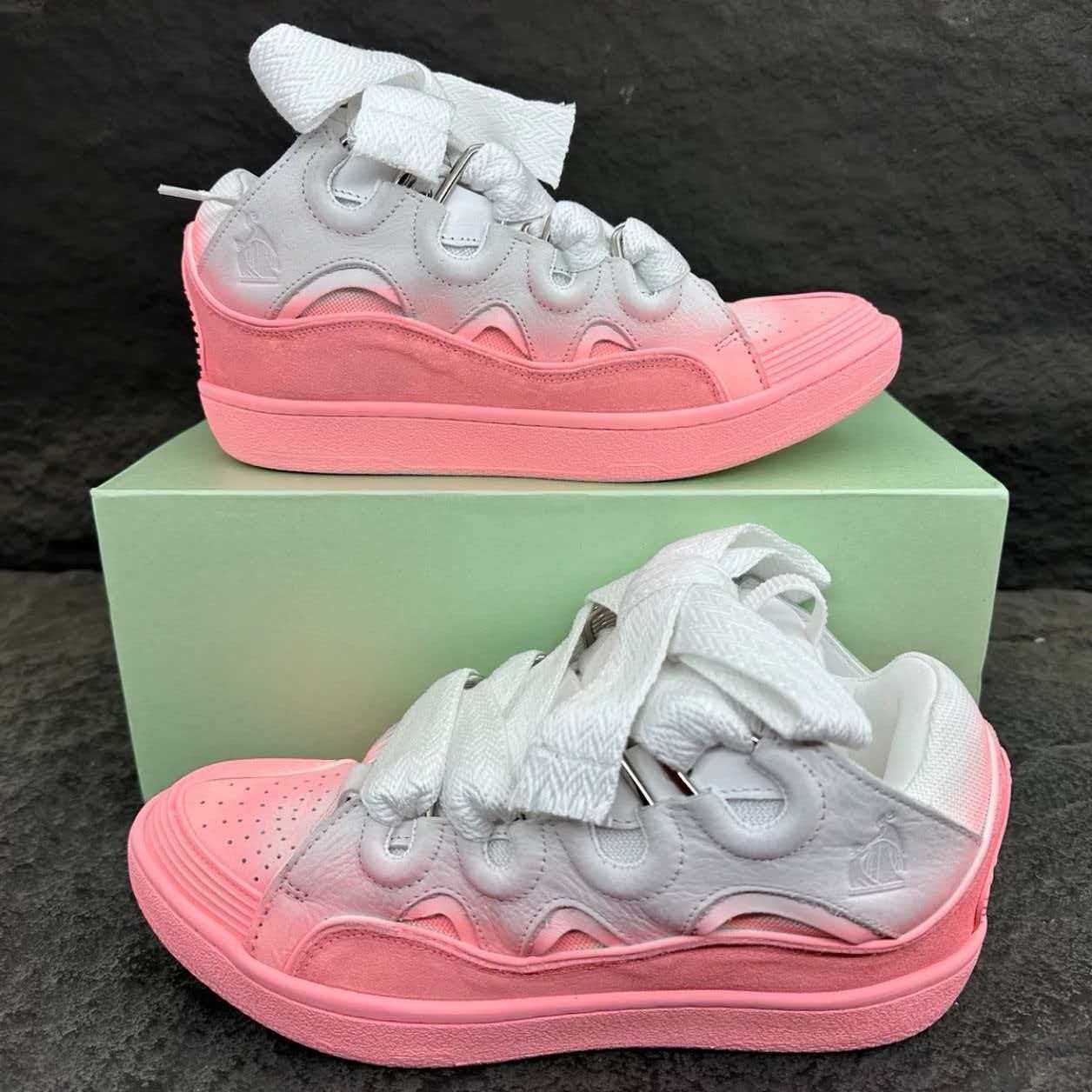 Lanvin Curb