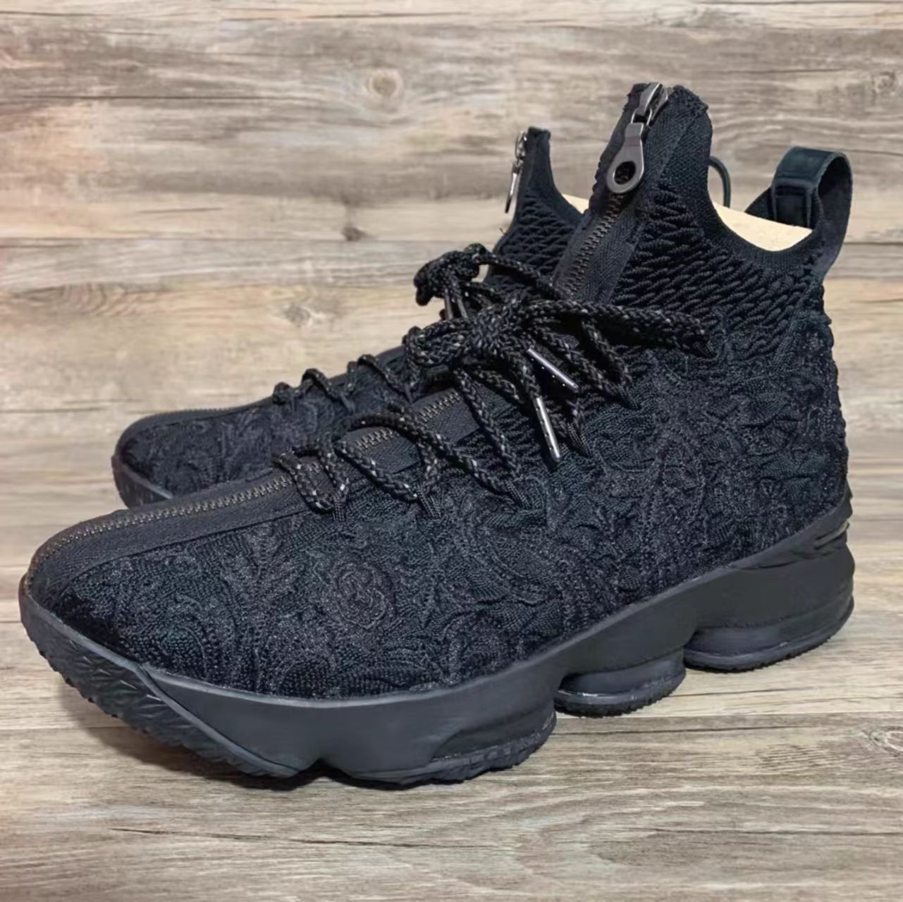 Nike LeBron 15 