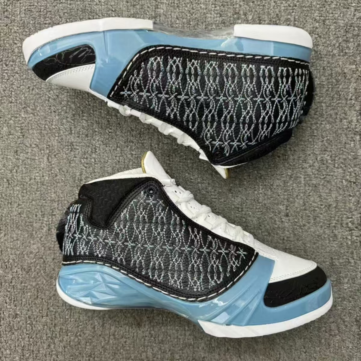 Air Jordan 23 OG "White / Black — University Blue"