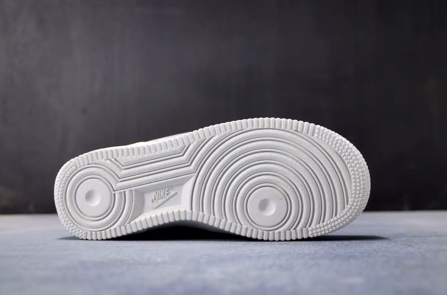 Nike Air Force 1 Low 