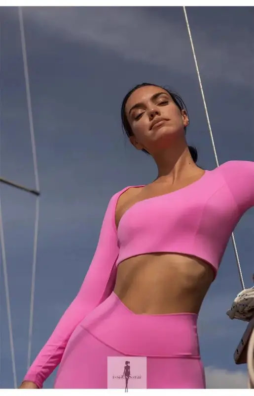 New Pilates Crop Top and Leggings