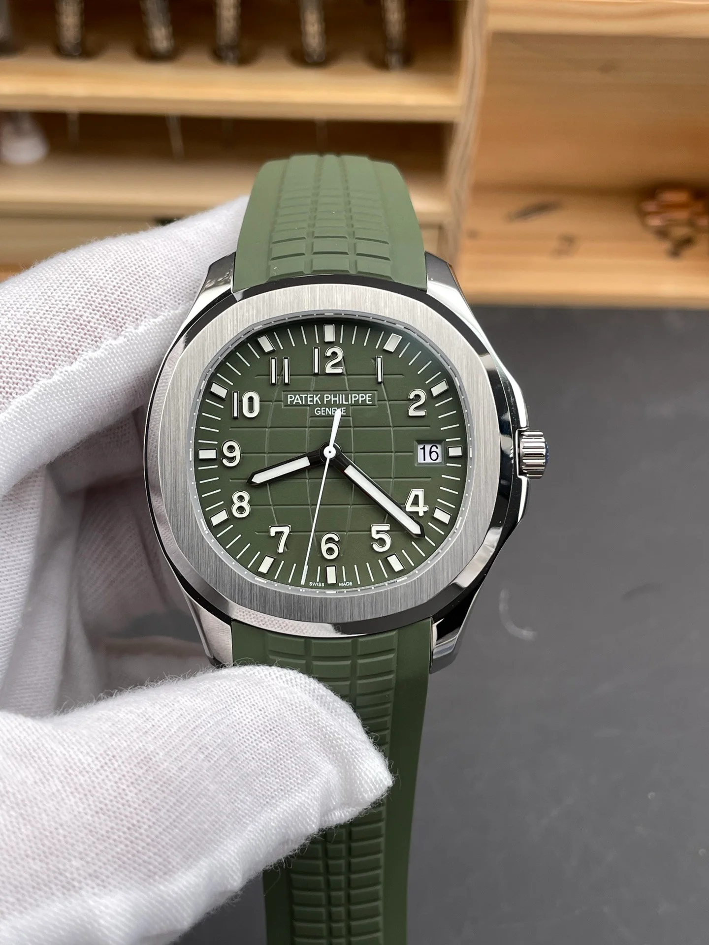 Patek Aquanaut 5168G Avocado Green V4 Version