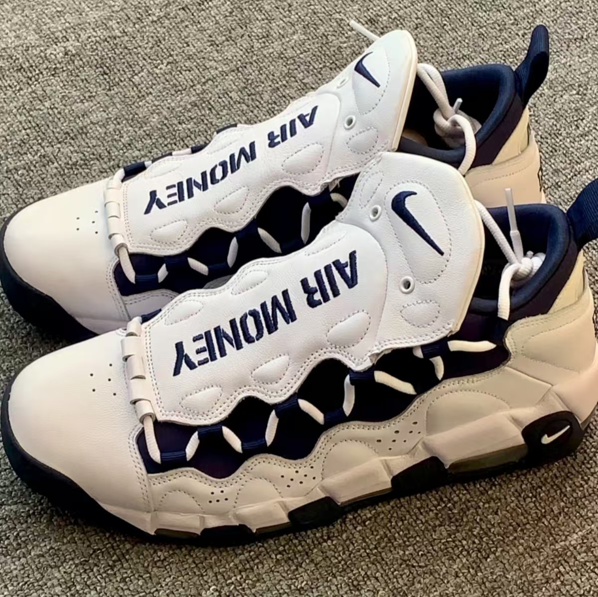 Nike Air More Money 