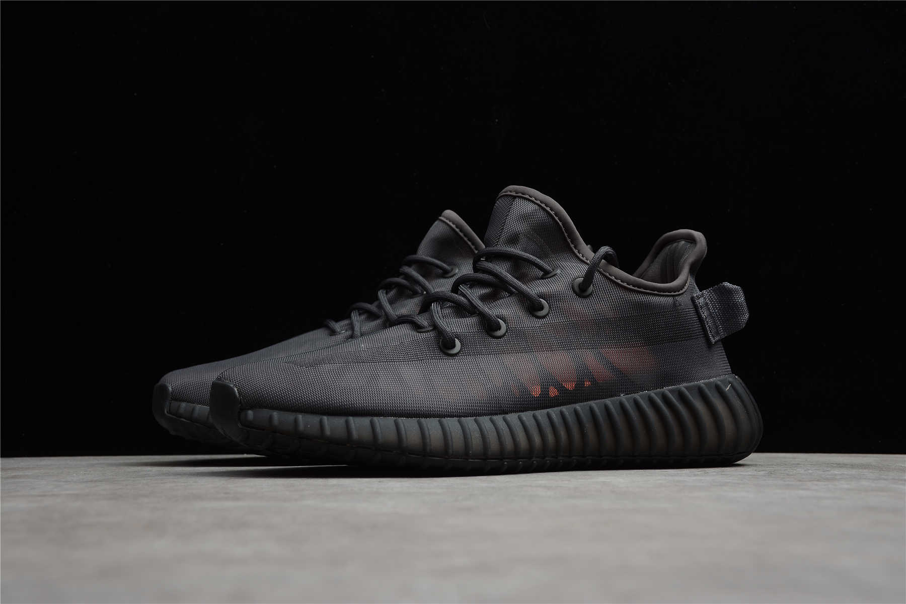 R20 YEEZY BOOST 350 V2 Black  GW2872