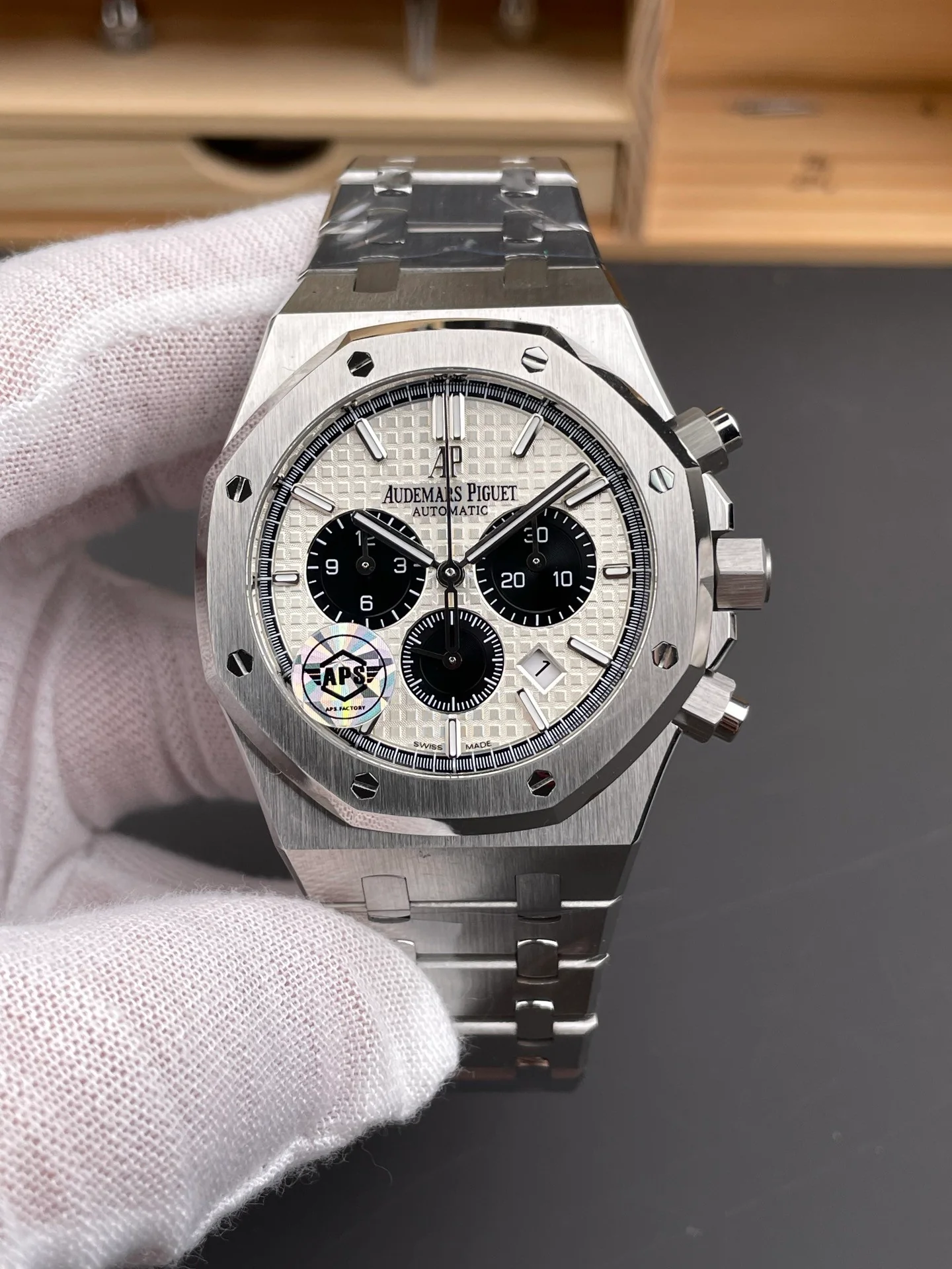 Royal Oak 26331 White Panda