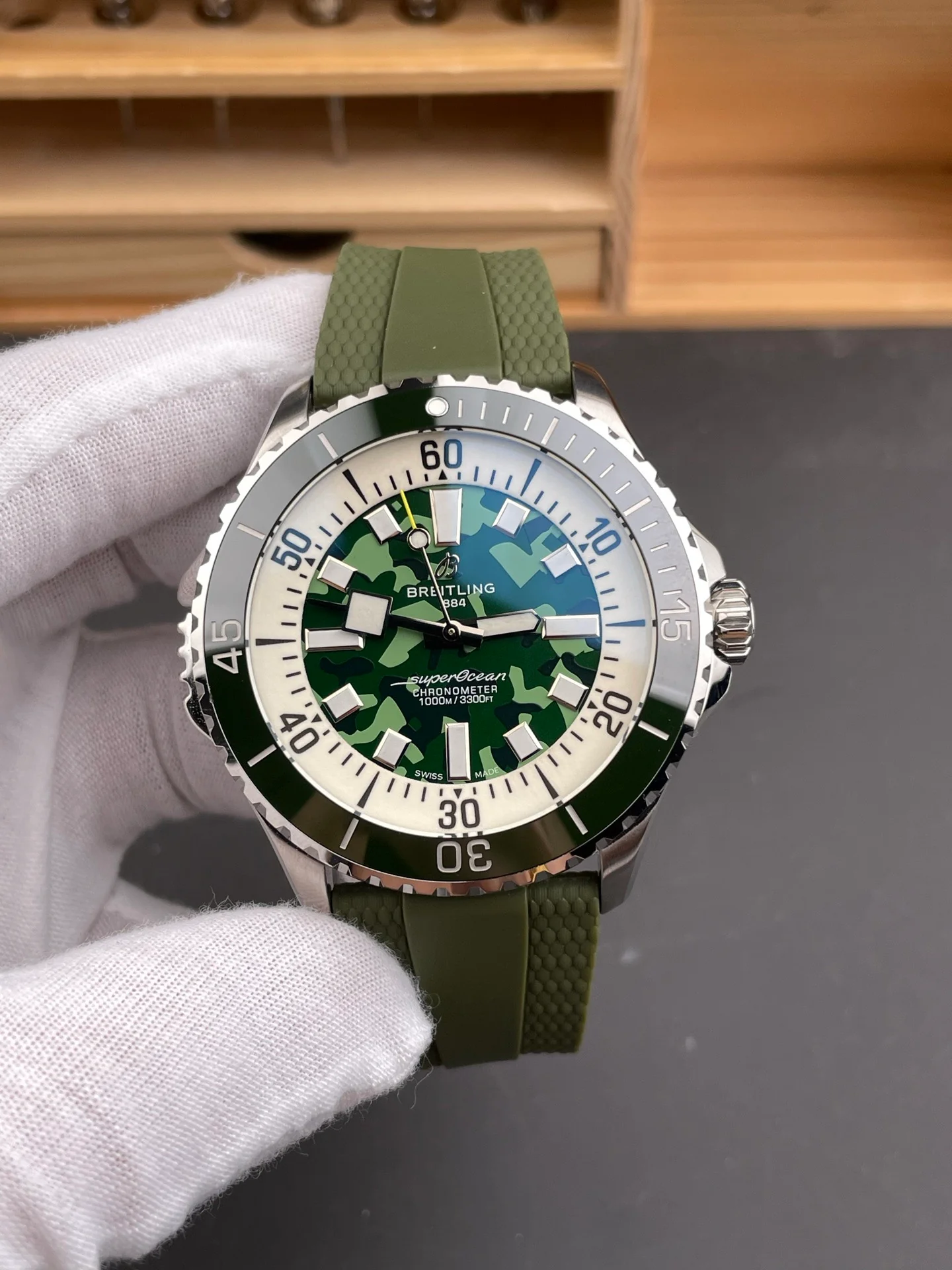 B01F Superocean Green Color Dial