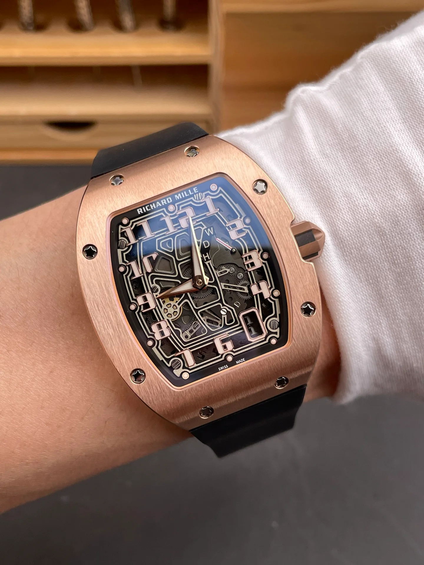 RM67-01 Rose Gold Case