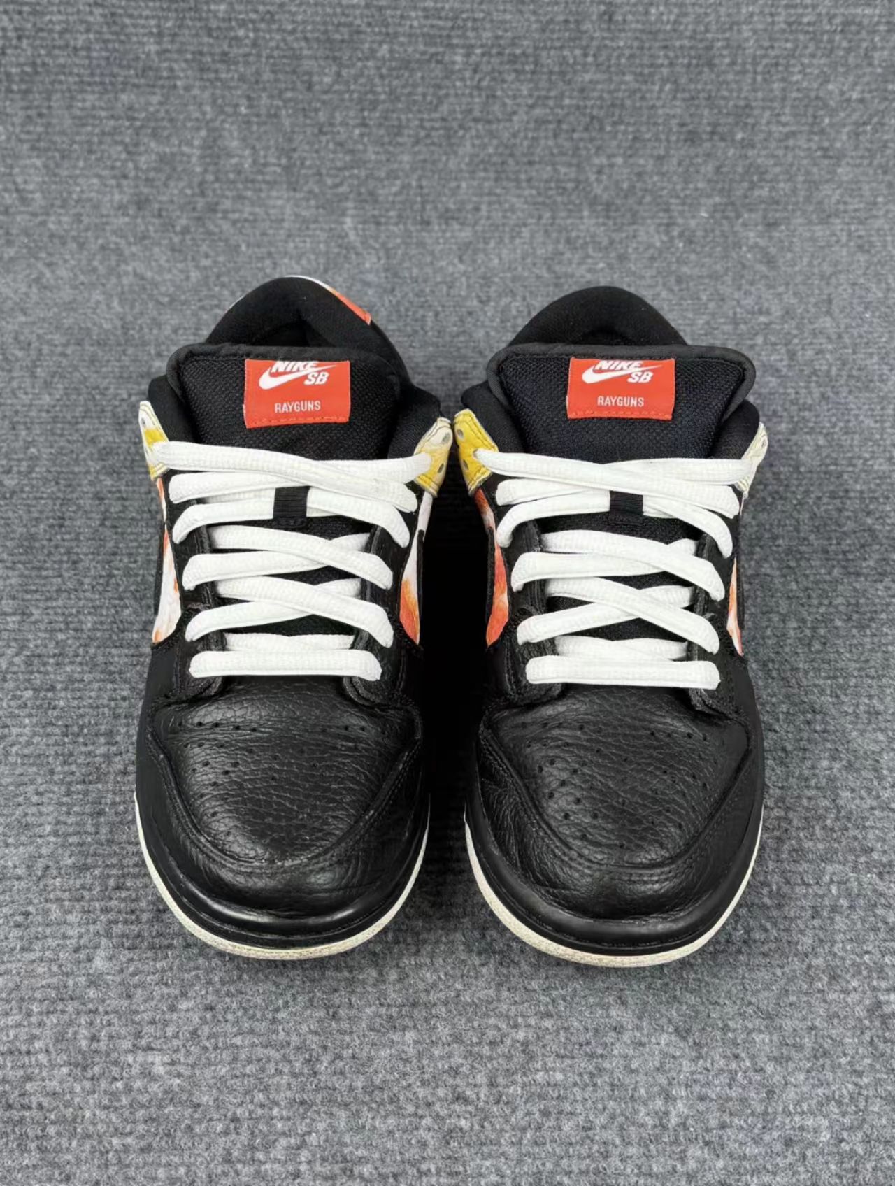 Nike SB Dunk Low "Raygun"