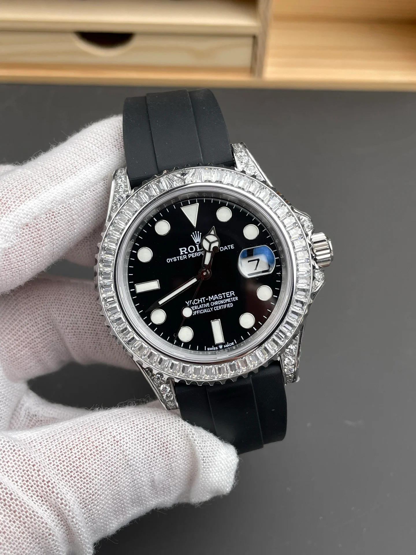 Full Diamond Bezel White Gold Yacht-Master