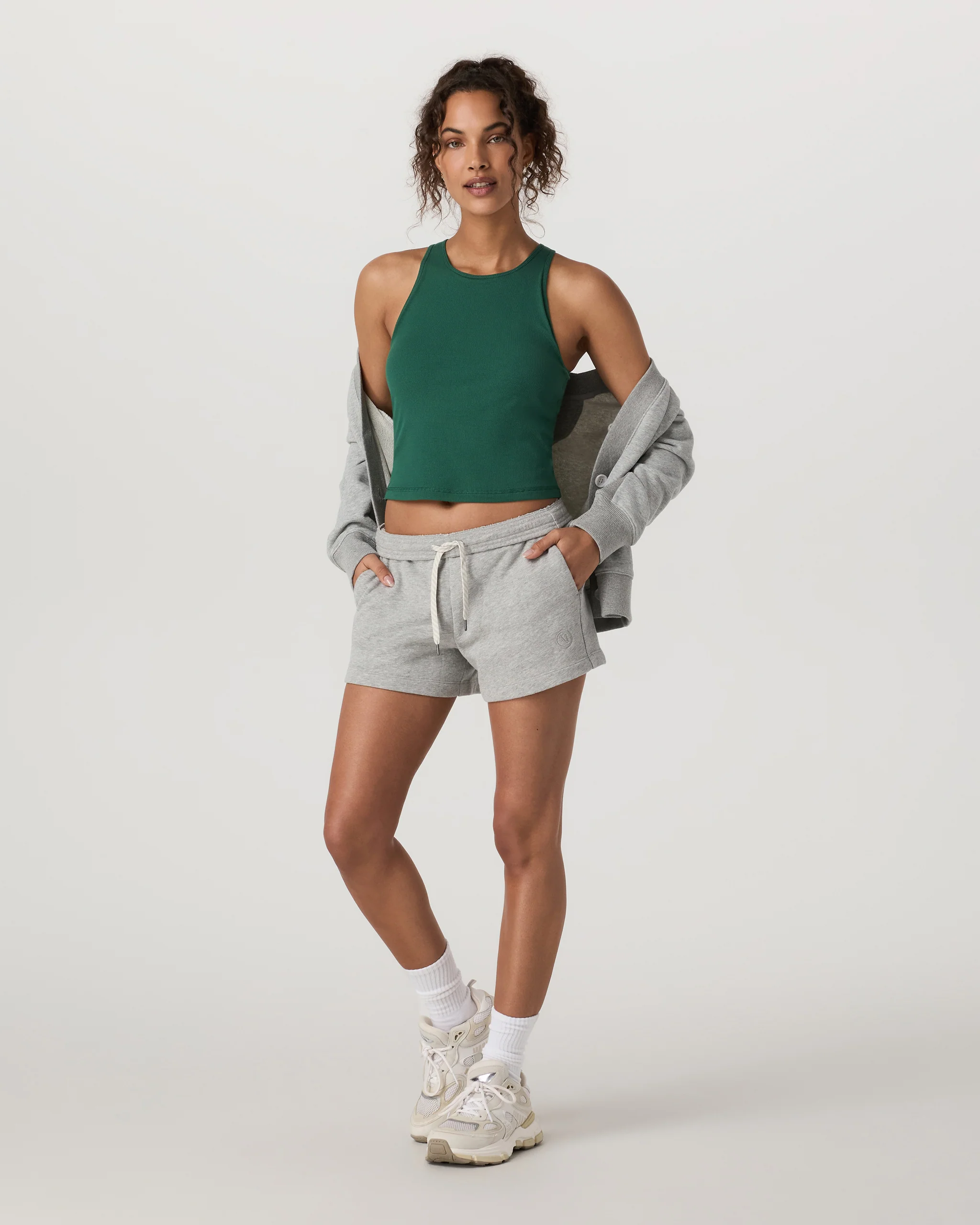 Pose Plyo Tank