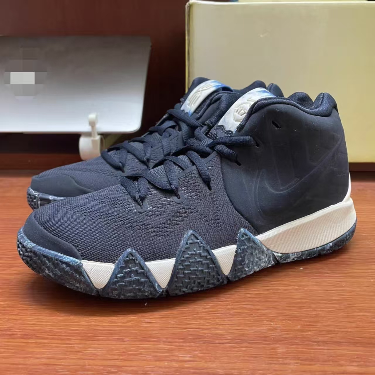 Nike Kyrie 4 