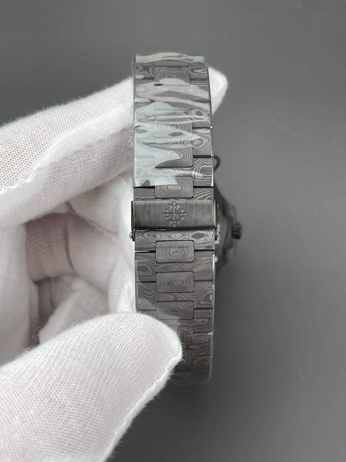 Full Carbon Nautilus 5711